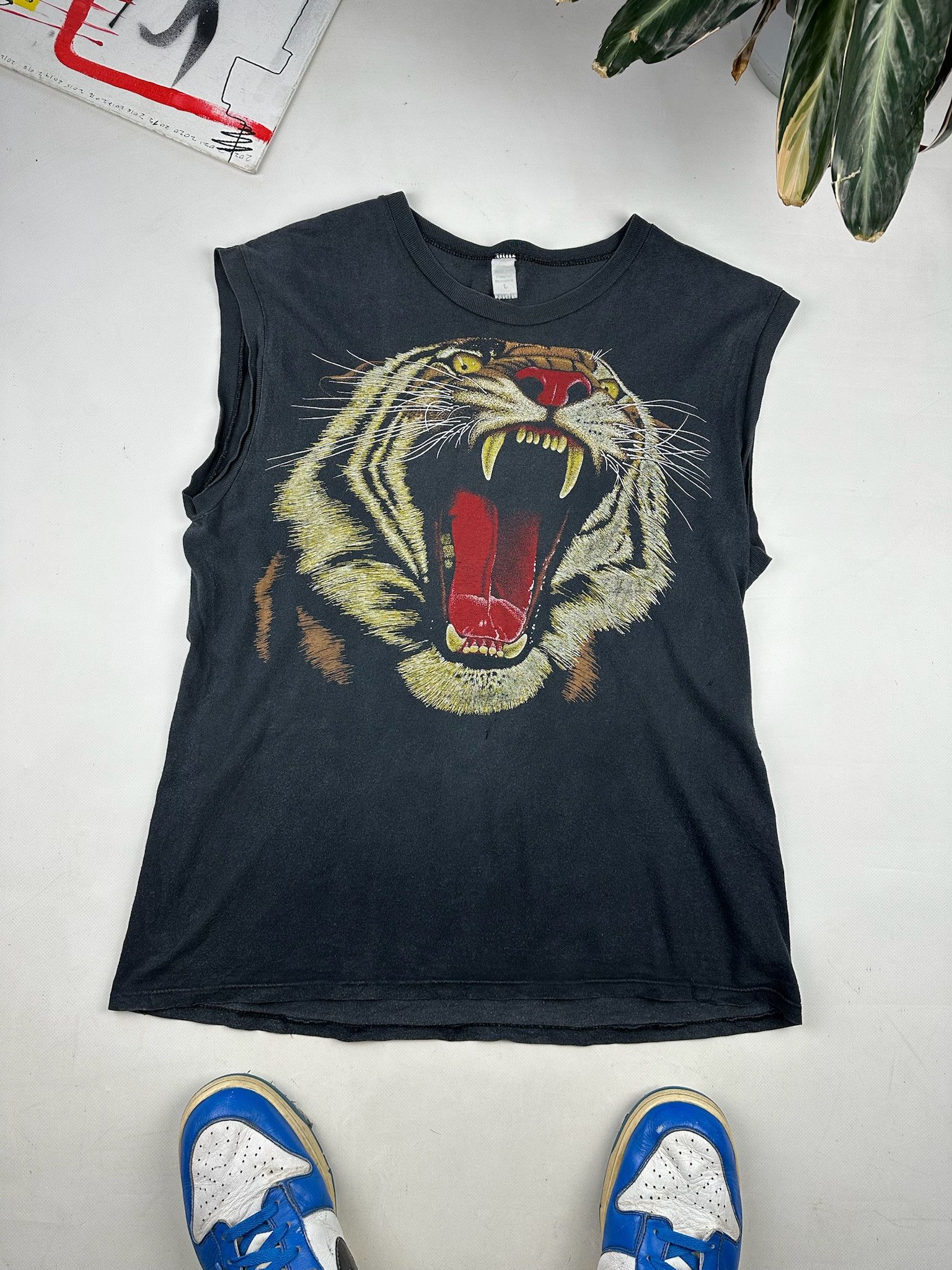 Vintage Vintage Tiger Graphic Big Print Tee T-shirt 90s west Size US M / EU 48-50 / 2 - 8 Thumbnail