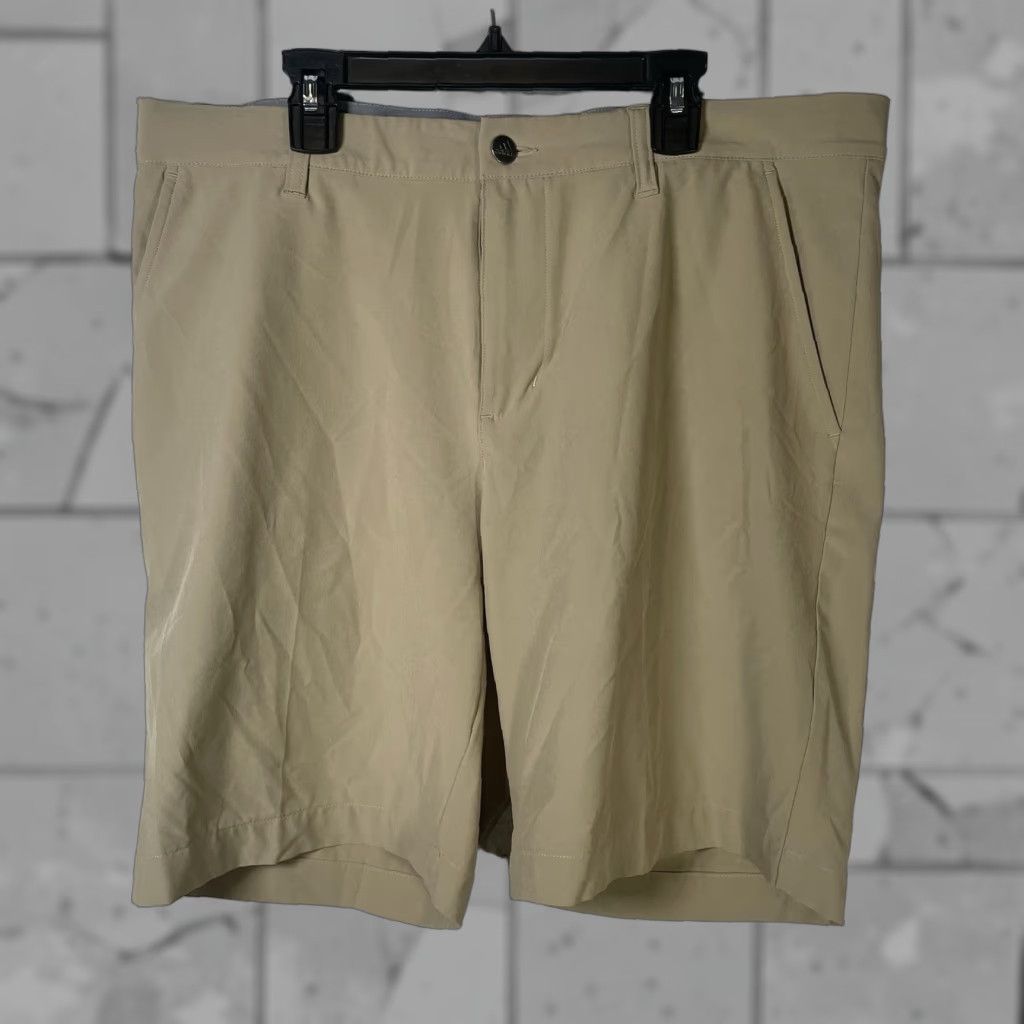 Adidas VINTAGE Adidas Golf Shorts Mens Size 33 Beige Regular Fit Size US 33 - 1 Thumbnail