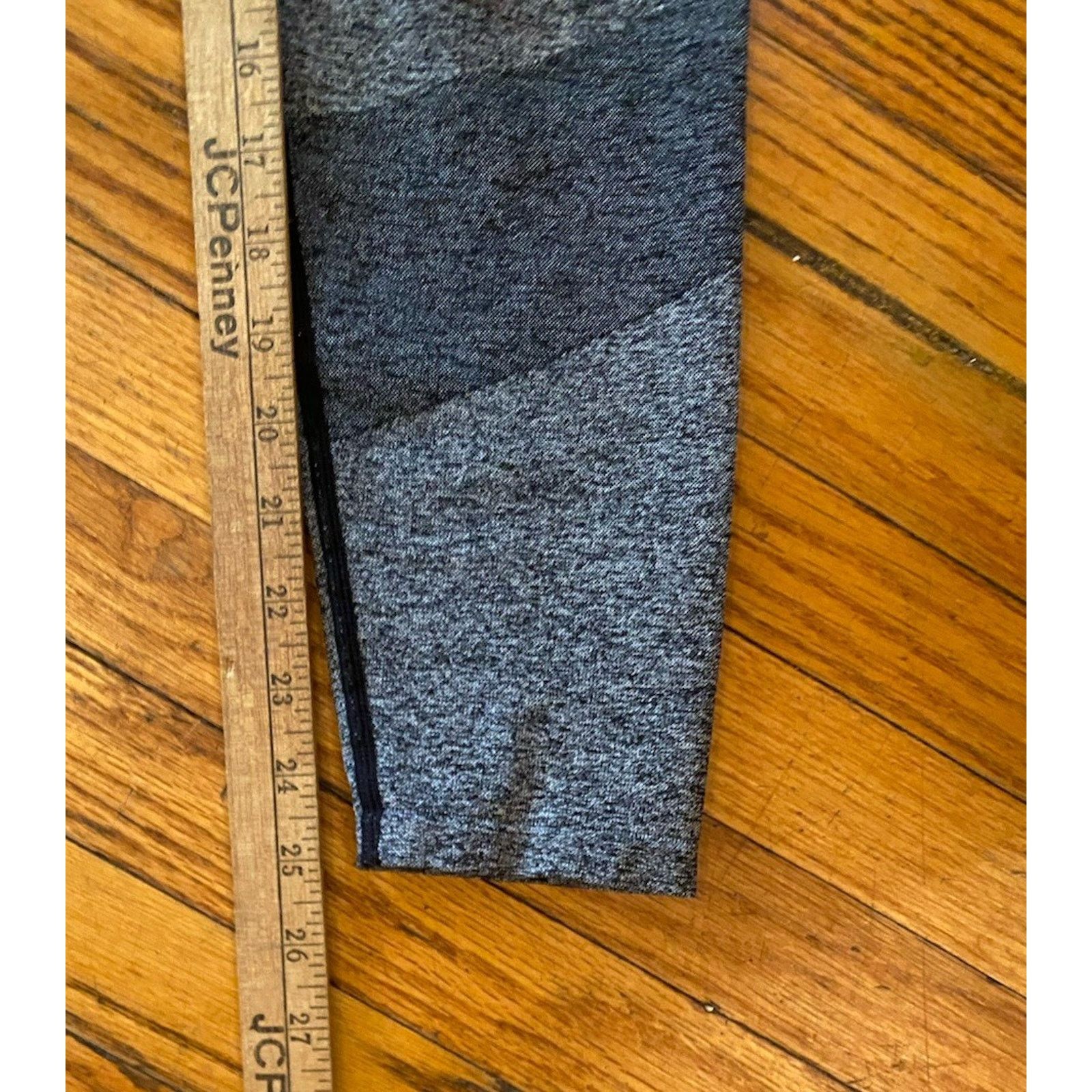 Victoria's Secret PINK Victoria’s Secret Gray Leggings Women’s Medium Size 32" / US 10 / IT 46 - 7 Thumbnail