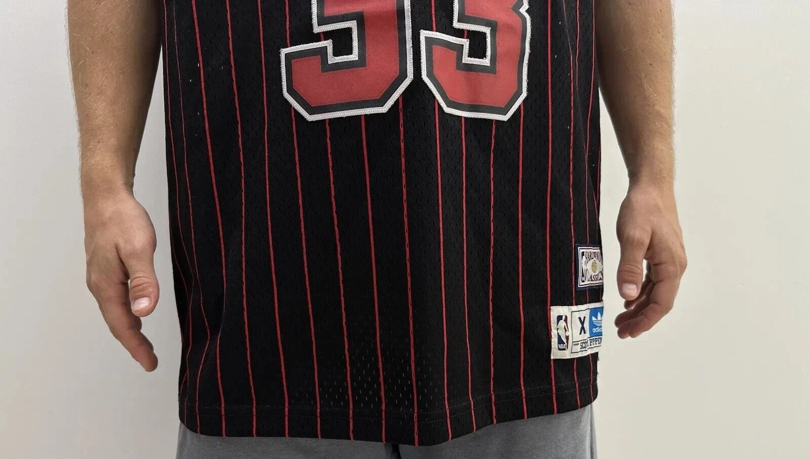 Adidas Scottie Pippen #33 Chicago Bulls Classic Jersey Mens Size US XL / EU 56 / 4 - 4 Thumbnail