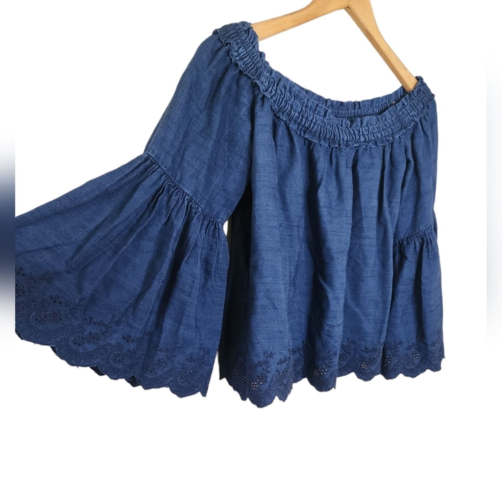 American Eagle Outfitters NWT American Eagle Off Shoulder Chambray Romantic Top Small Size S / US 4 / IT 40 - 4 Thumbnail