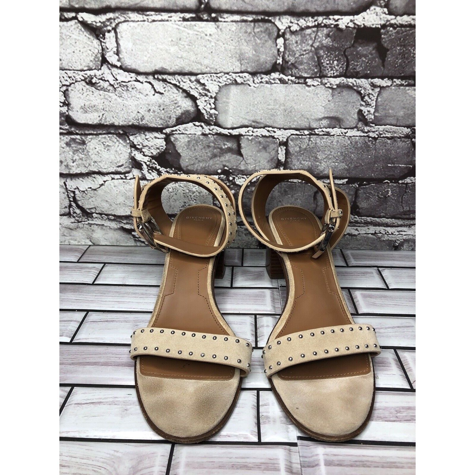 Givenchy Givenchy Beige Suede Leather Elegant Heel Studded Sandals Wo Size US 7.5 / IT 37.5 - 6 Thumbnail