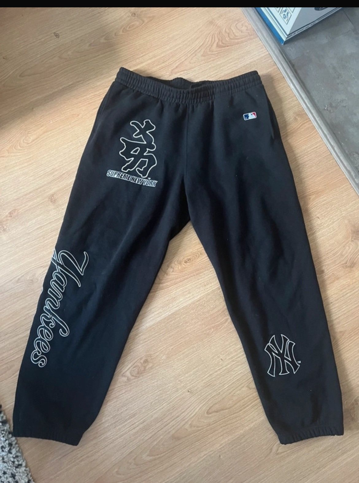 image of Supreme Pants Jogging New York in Black, Men's (Size 36)