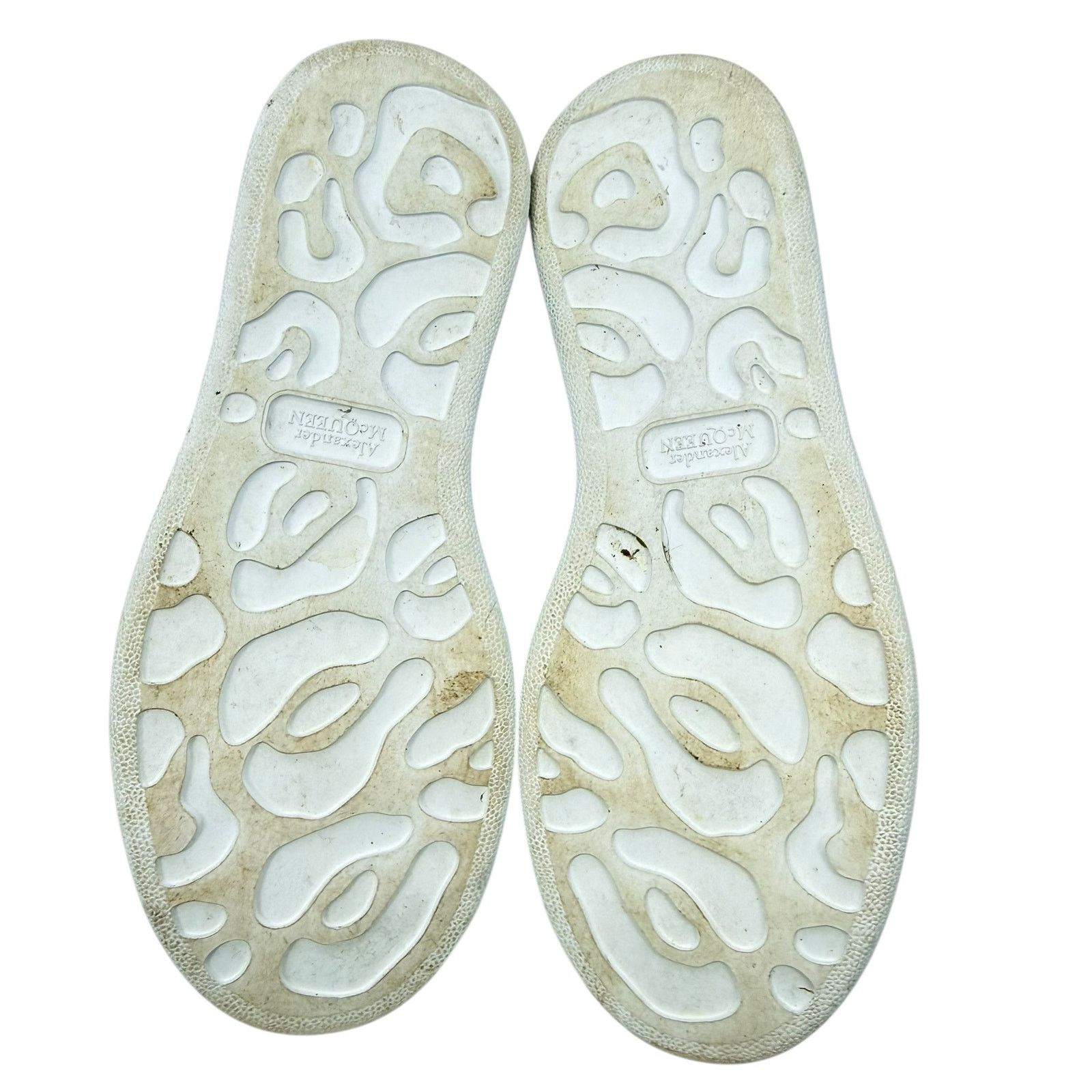 Alexander McQueen Alexander Mcqueen Oversized Pearlescent Sneakers Shock Pink Size US 8.5 / IT 38.5 - 8 Thumbnail