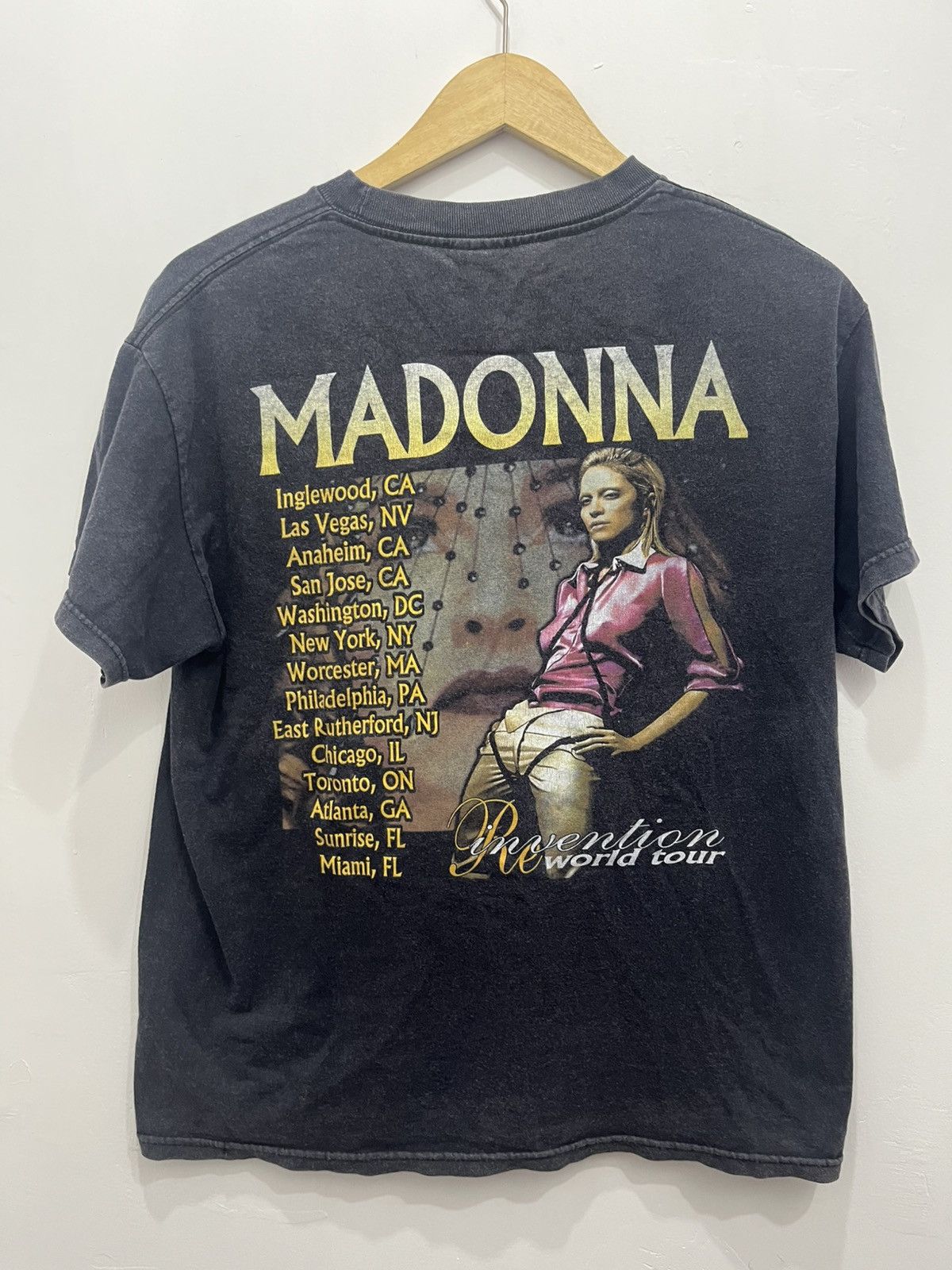 Band Tees Madonna Reinvention World Tour T-shirt Size US M / EU 48-50 / 2 - 6 Thumbnail