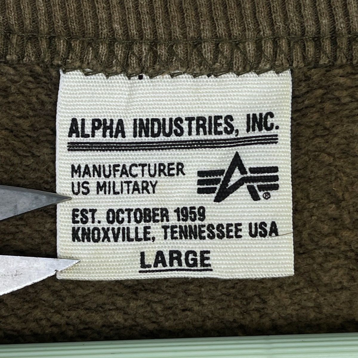 Alpha Industries × Vintage Vintage Alpha Industries Crewneck Sweatshirt Green Size L Size US L / EU 52-54 / 3 - 6 Thumbnail