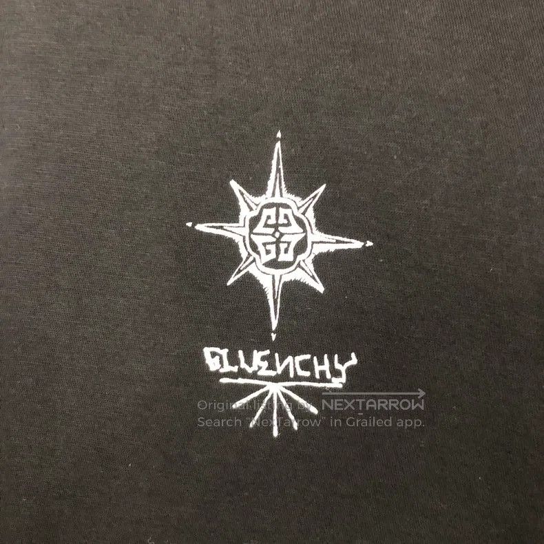 Givenchy Givenchy Short-Sleeve L Size US L / EU 52-54 / 3 - 9 Thumbnail