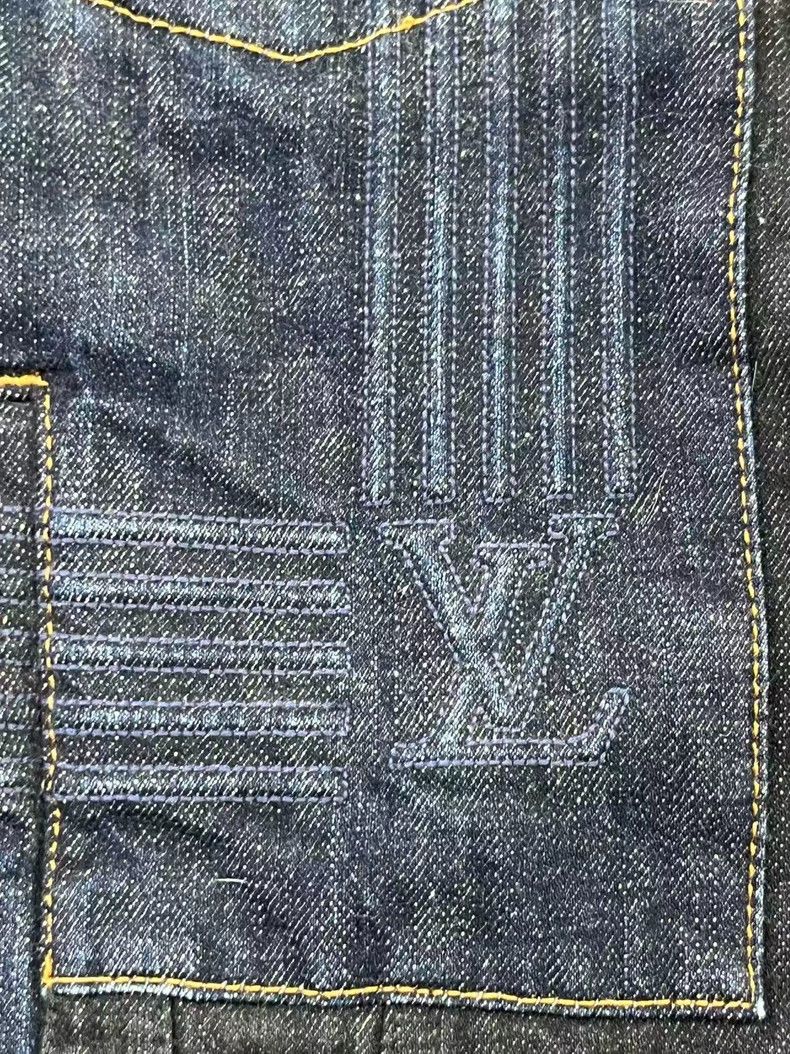 Louis Vuitton Louis Vuitton Bow color-block single-breasted denim jacket Size US L / EU 52-54 / 3 - 3 Thumbnail