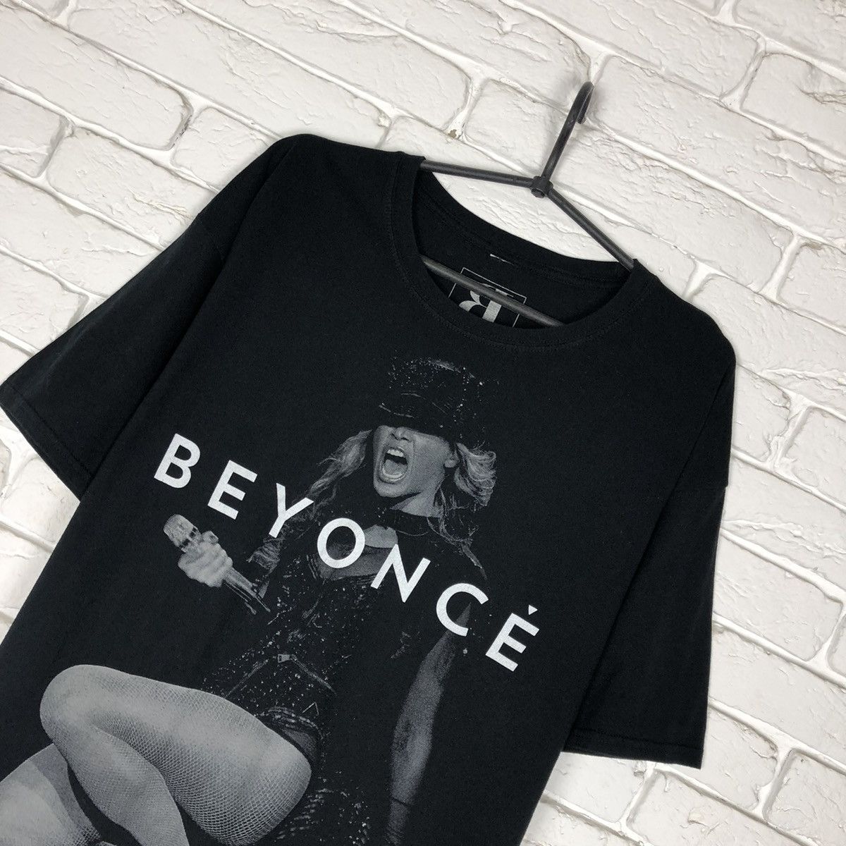 Band Tees Beyonce world tour 2014 tee t shirt Size US XL / EU 56 / 4 - 2 Thumbnail