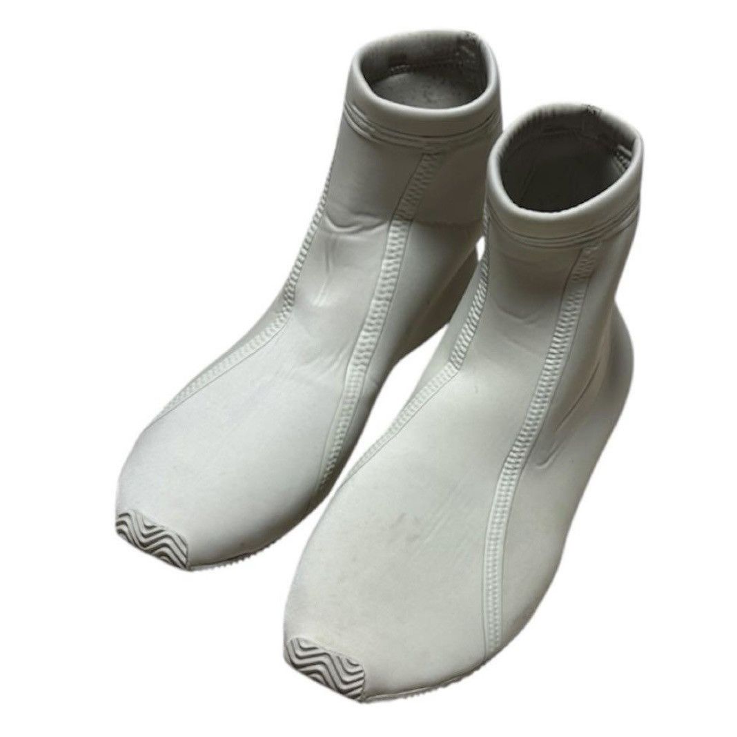 Adidas × Kanye West YEEZY SCUBA BOOT WHITE 2019 SAMPLE MADE BY ADIDAS Size US 11 / EU 44 - 3 Thumbnail