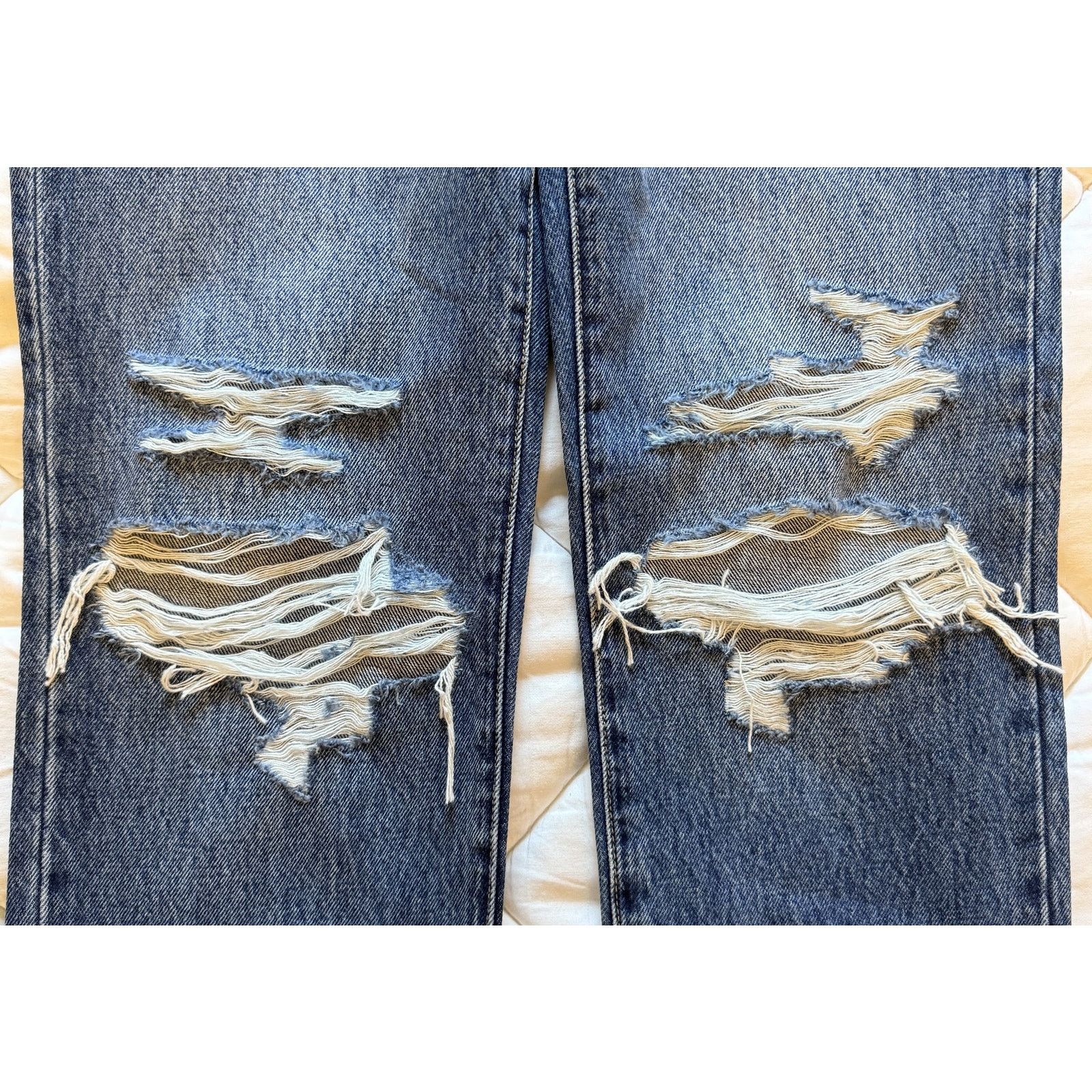 Rolla's NWT Rolla's High Rise Classic Straight Distressed Jeans Size 25" / US 0 / IT 36 - 7 Thumbnail
