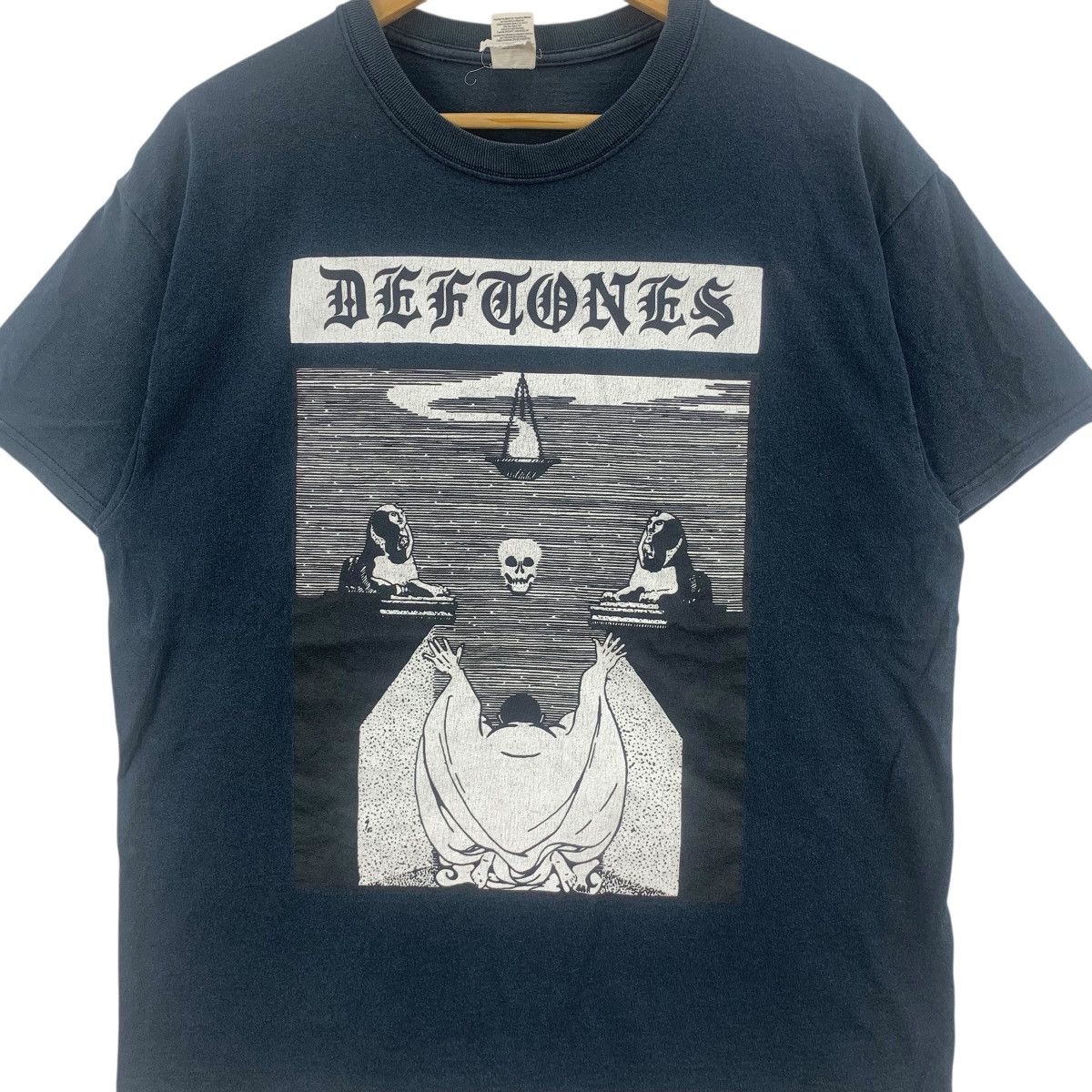 Band Tees Vintage Y2K DEFTONES CEREMONY Sphinx Metal Band Tour Tee Size US L / EU 52-54 / 3 - 5 Thumbnail