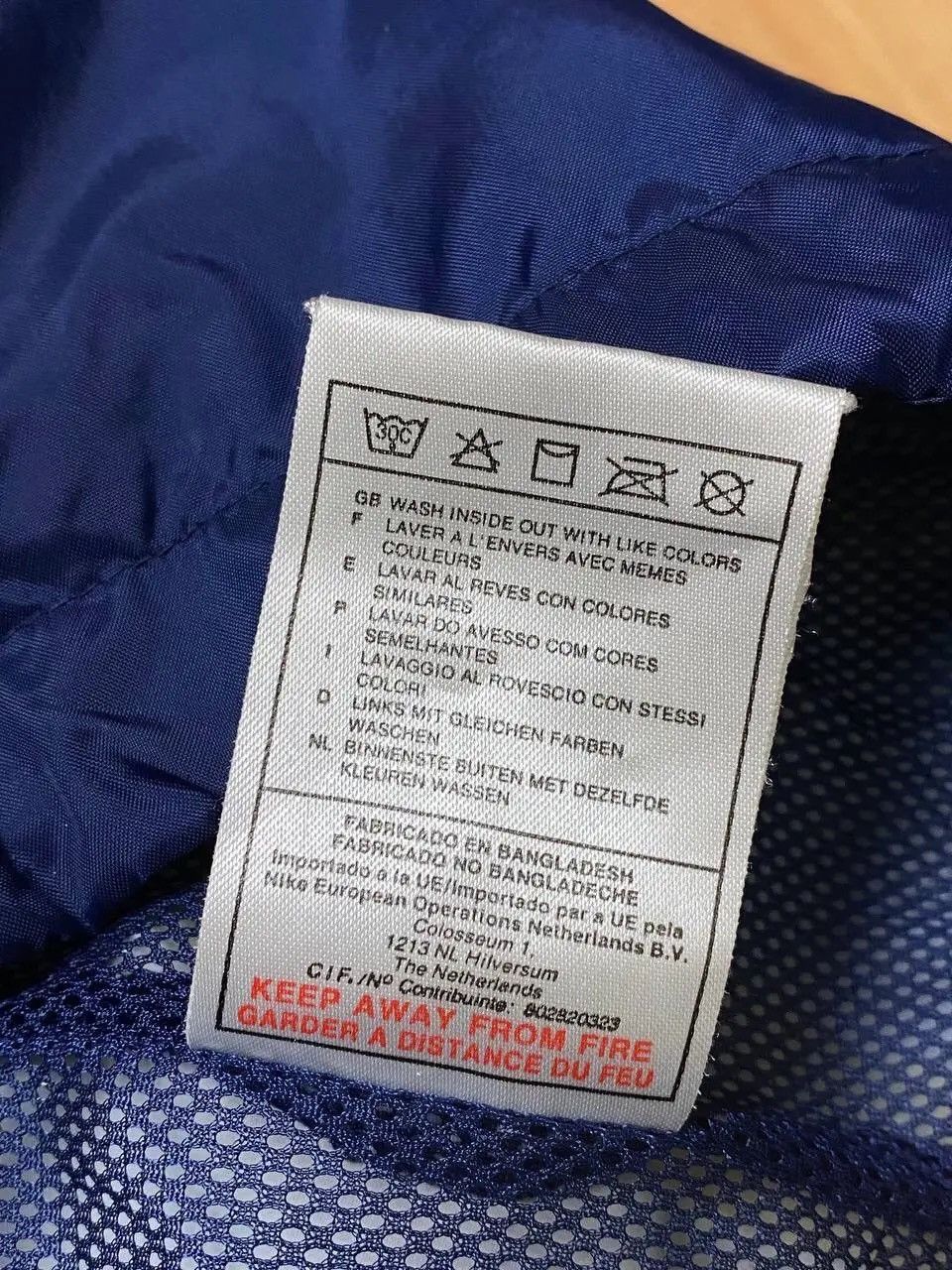 Nike 90s Vintage Nike Team x Valencia CF Mestalla Light Jacket Size US XXL / EU 58 / 5 - 10 Thumbnail