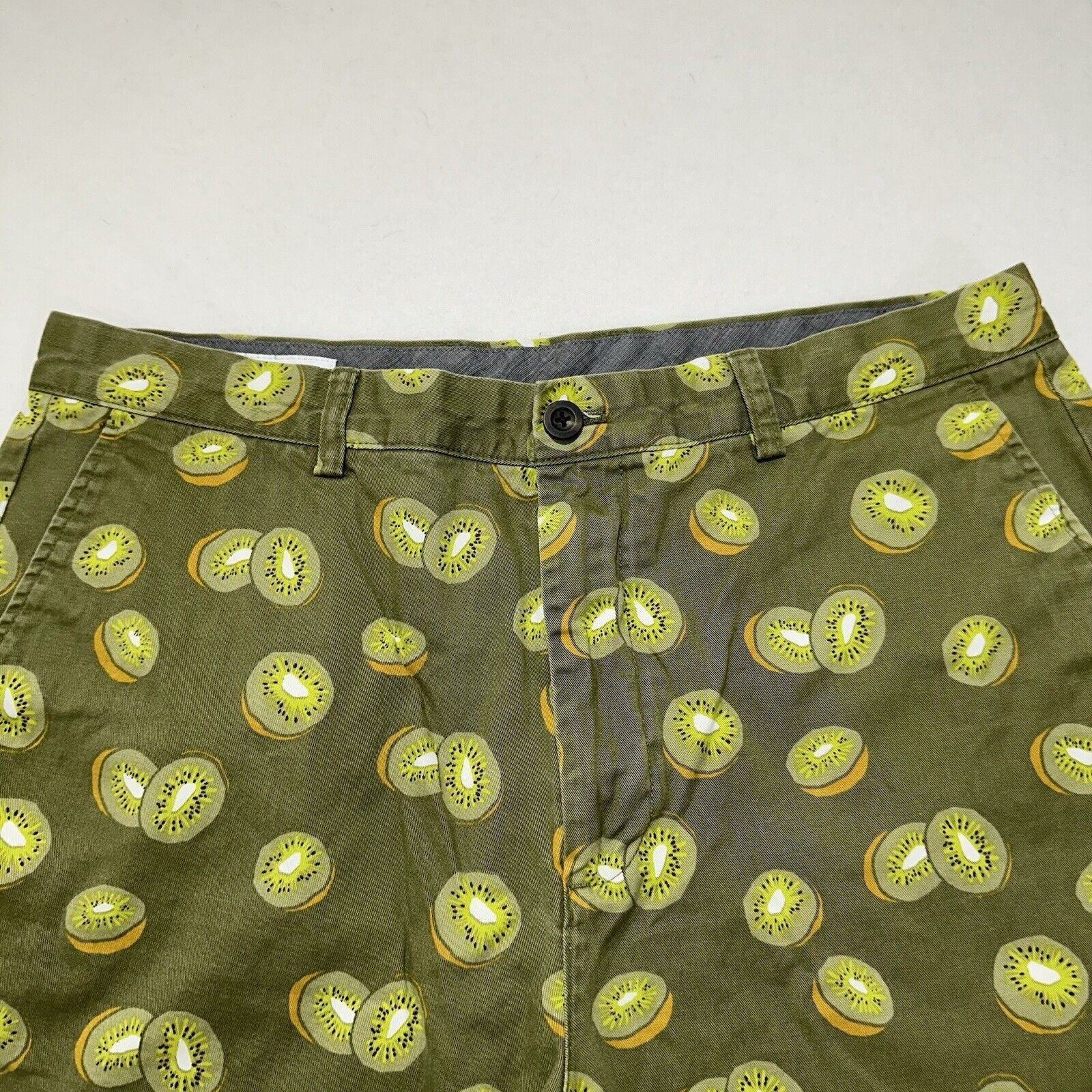 Other Amazon Essentials 36 Kiwi Chino Shorts 8" Fruit Pattern Size US 36 / EU 52 - 2 Thumbnail
