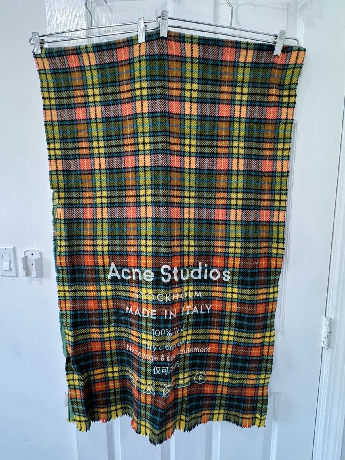 Acne Studios Acne Studios Wool Oversized Ombré Plaid Scarf Size ONE SIZE - 1 Thumbnail