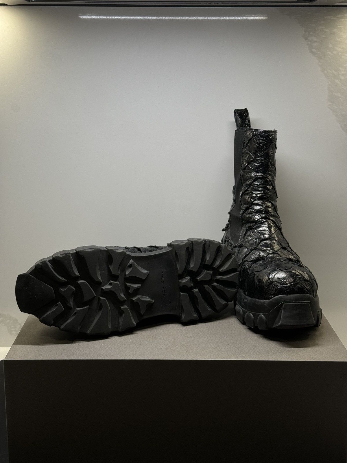 Rick Owens RICK OWENS PIRARUCU SKIN BOZO BEATLE TRACTOR BOOTS Size US 8 / EU 41 - 6 Thumbnail