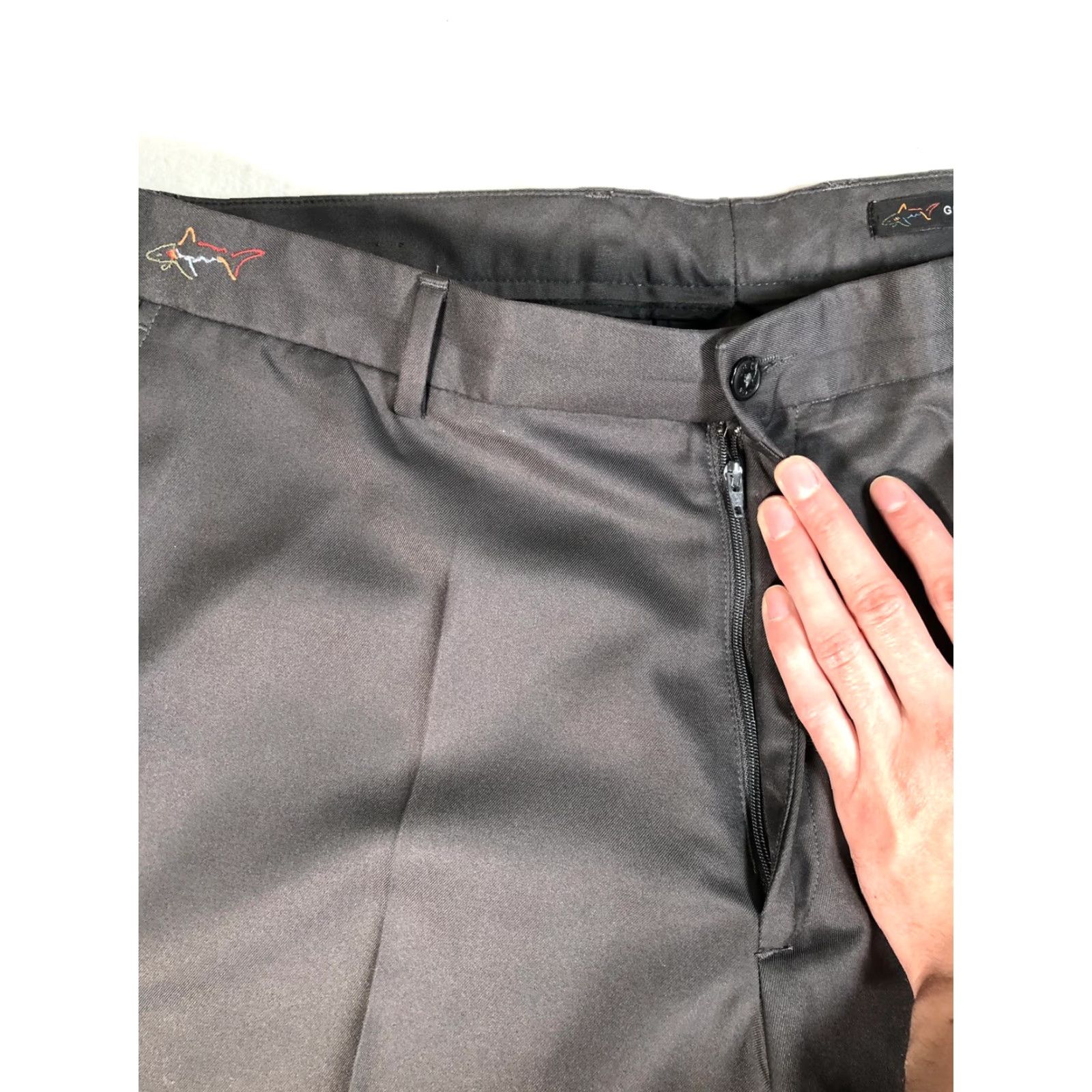 Vintage Greg Norman Golf Shorts 38 Mens Classic Pleated Chino Relaxed Bermuda Casual Pockets Gray 38 Mens Classic Golfing Size US 38 / EU 54 - 3 Thumbnail