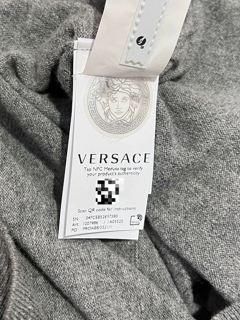 Versace Versace Gray willow studs decorate the long-sleeved polo s Size US M / EU 48-50 / 2 - 7 Thumbnail