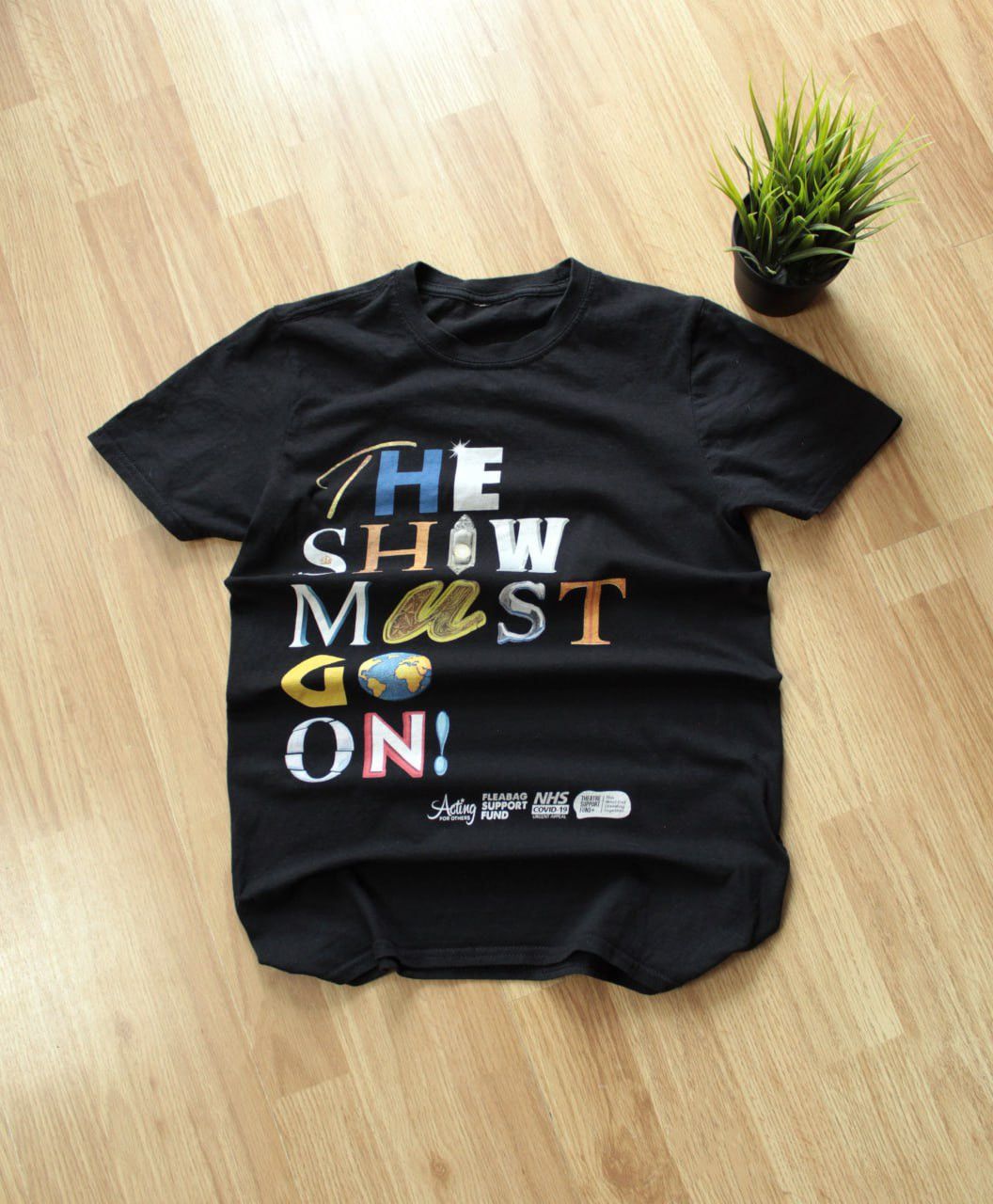 Band Tees 🔥 The Show Must Go On Vintage Band Rock T Shirt Streetwear Size US S / EU 44-46 / 1 - 1 Thumbnail