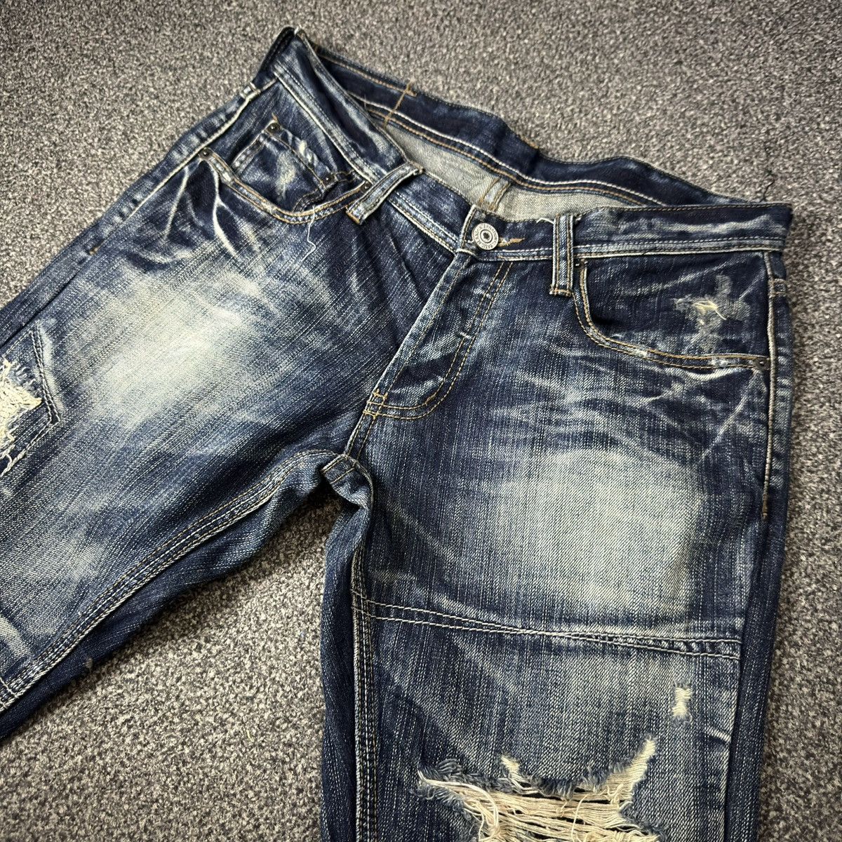 Le Grande Bleu (L.G.B.) Japanese Destroyed Rupert Distressed Opium Denim Archive Y2k Size US 32 / EU 48 - 3 Thumbnail