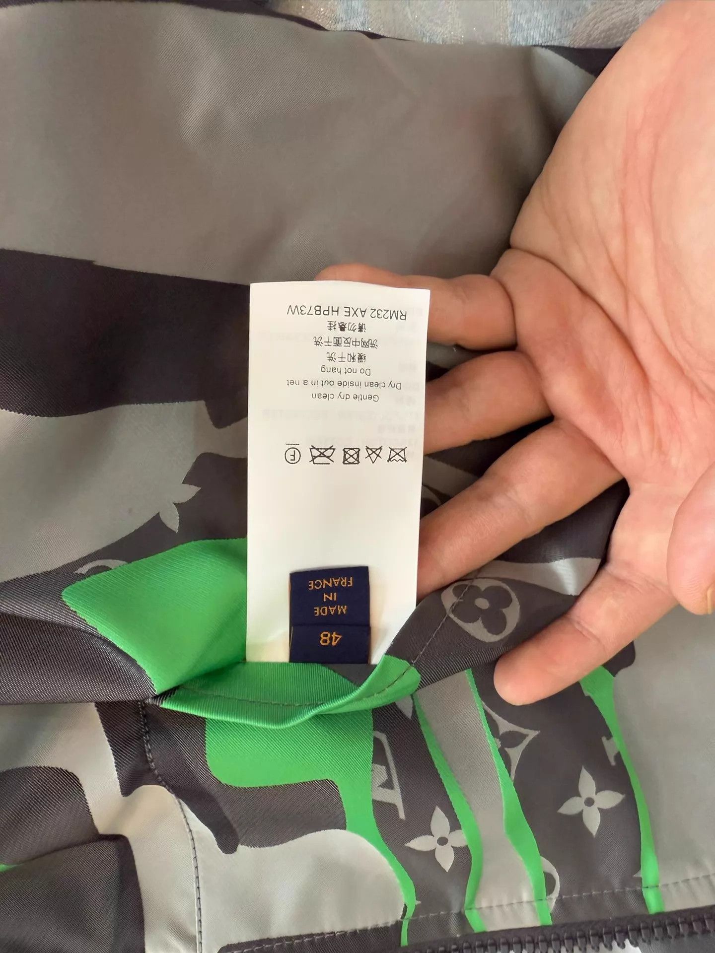 Louis Vuitton Louis Vuitton Portrait Color Block Full Logo 48 Jacket Size US M / EU 48-50 / 2 - 6 Thumbnail