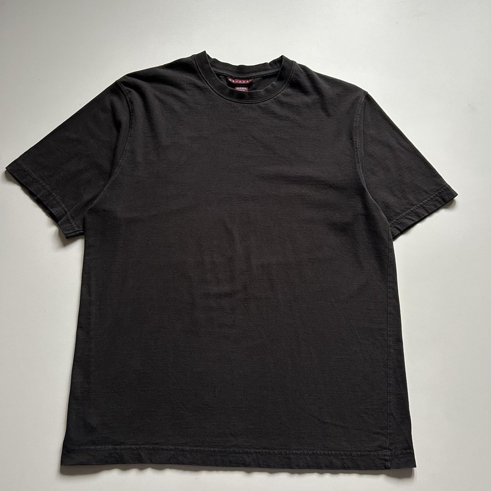 Vintage Vintage Y2K Sun Faded Black Blank T Shirt Medium 100% Cotton Size US M / EU 48-50 / 2 - 1 Thumbnail