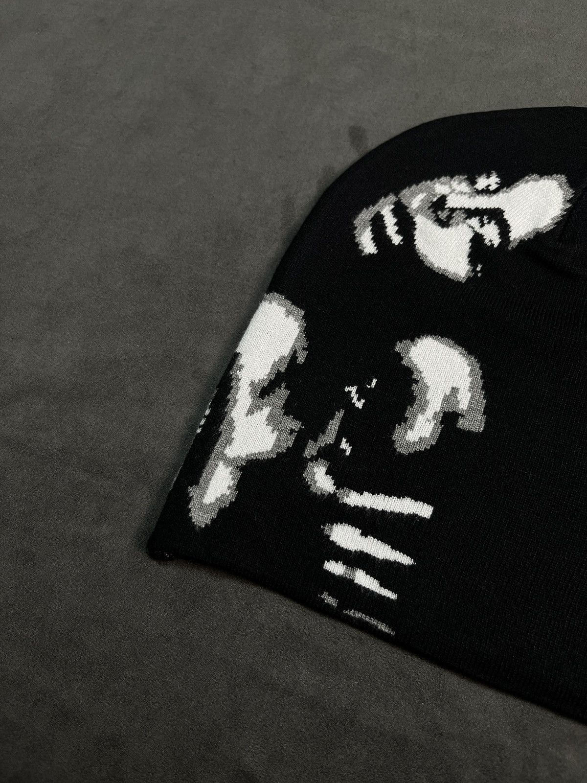 Japanese Brand Rare Woman Sensual Graphic No Cuff Beanie Skully Hat Black Size ONE SIZE - 2 Thumbnail