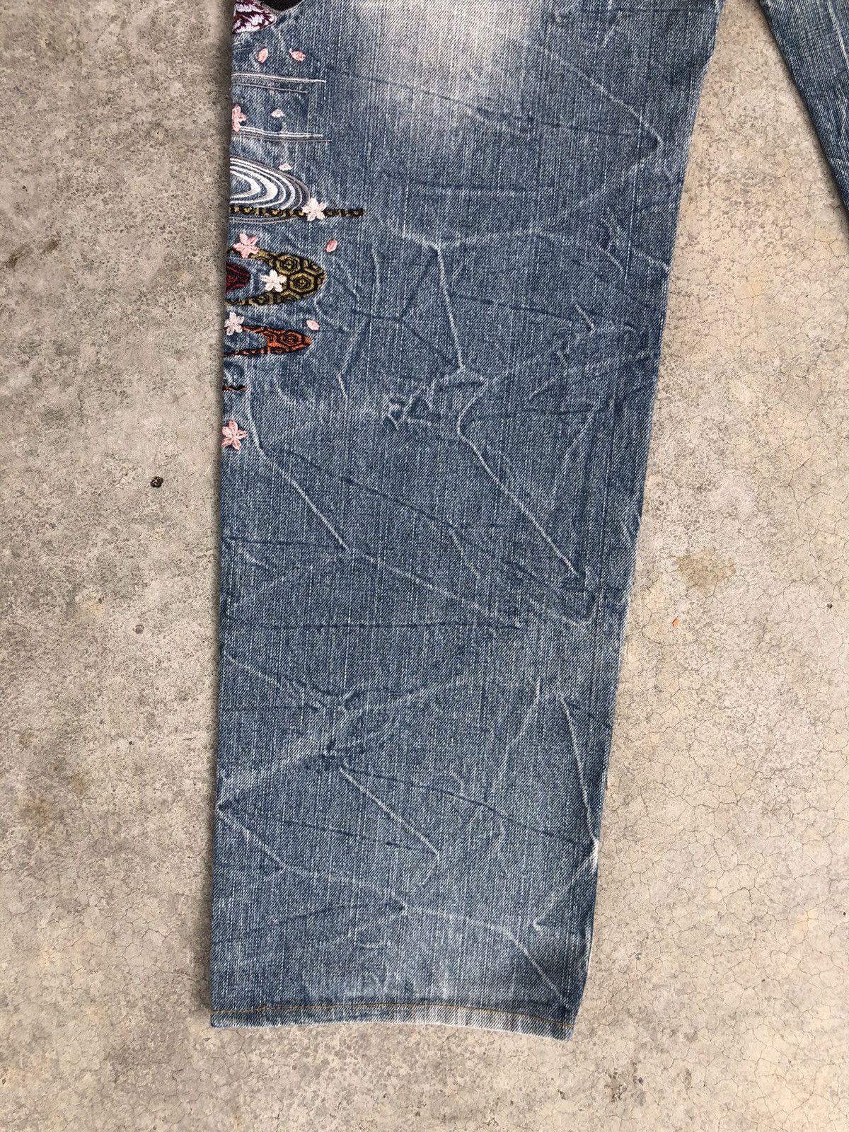 Japanese Brand Japanese Geisha Embroidered Jeans Distressed Jeans Size US 31 - 13 Thumbnail