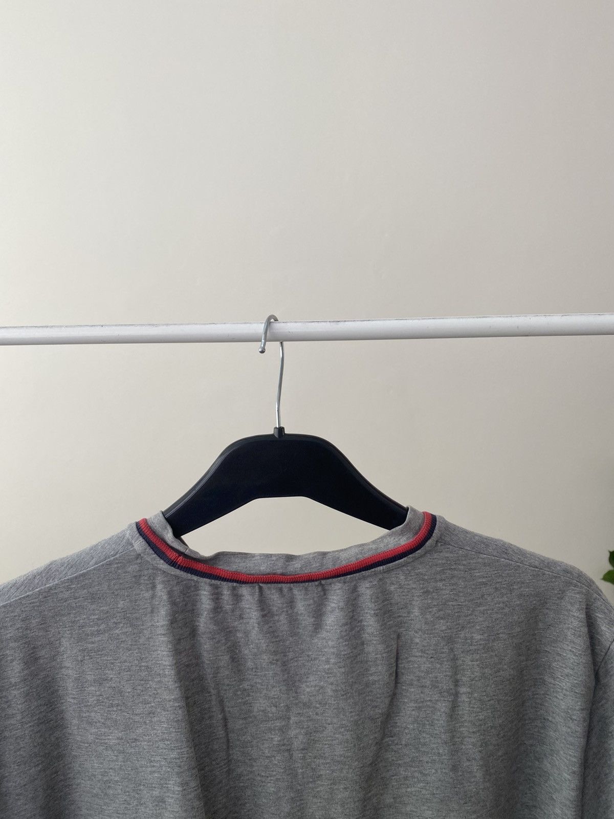 Moncler Vintage Moncler Denim Logo Gray Tee Size US L / EU 52-54 / 3 - 13 Thumbnail