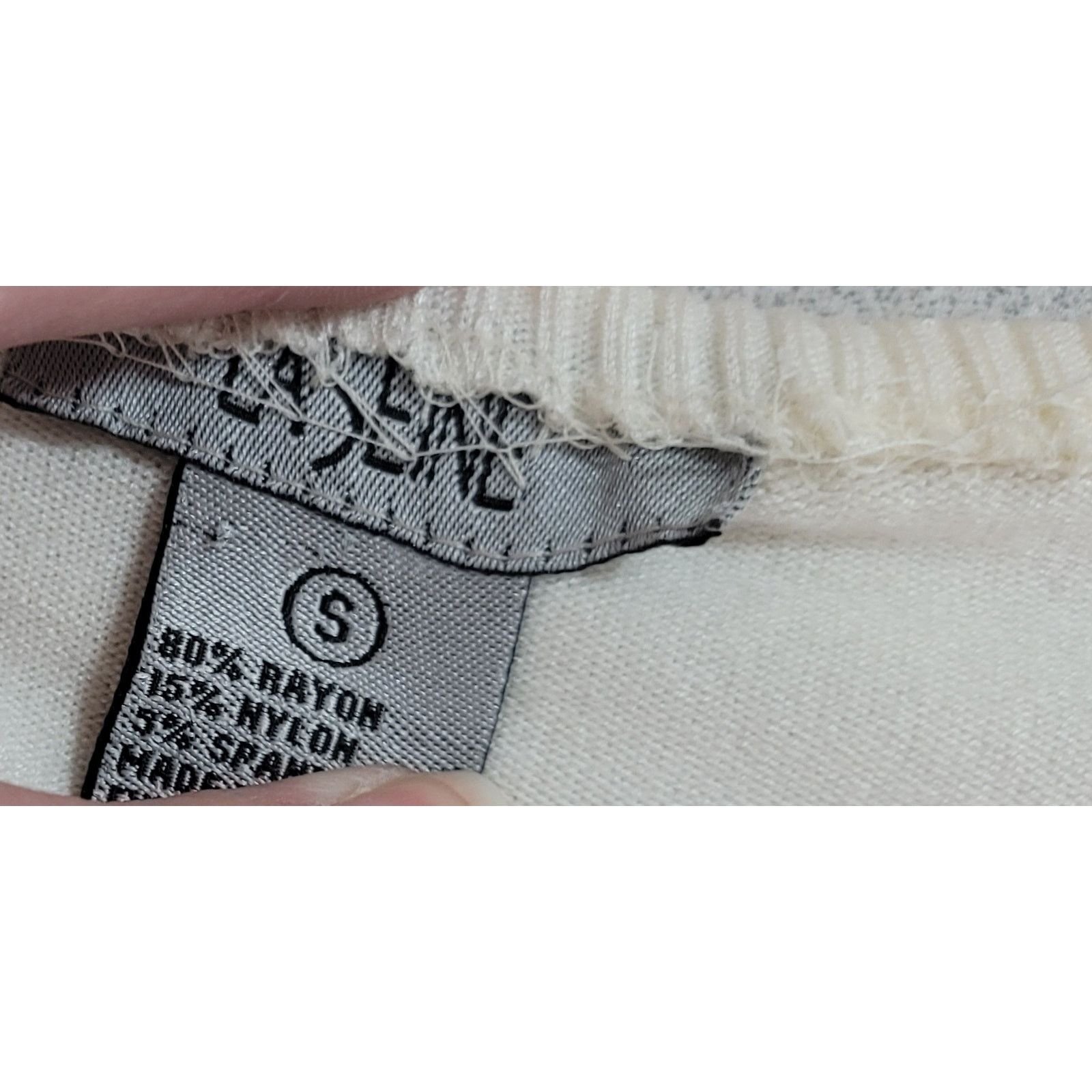 Other Laseine Cream Soft Stitched Flowers On Bodice Sweater Small Size S / US 4 / IT 40 - 5 Thumbnail