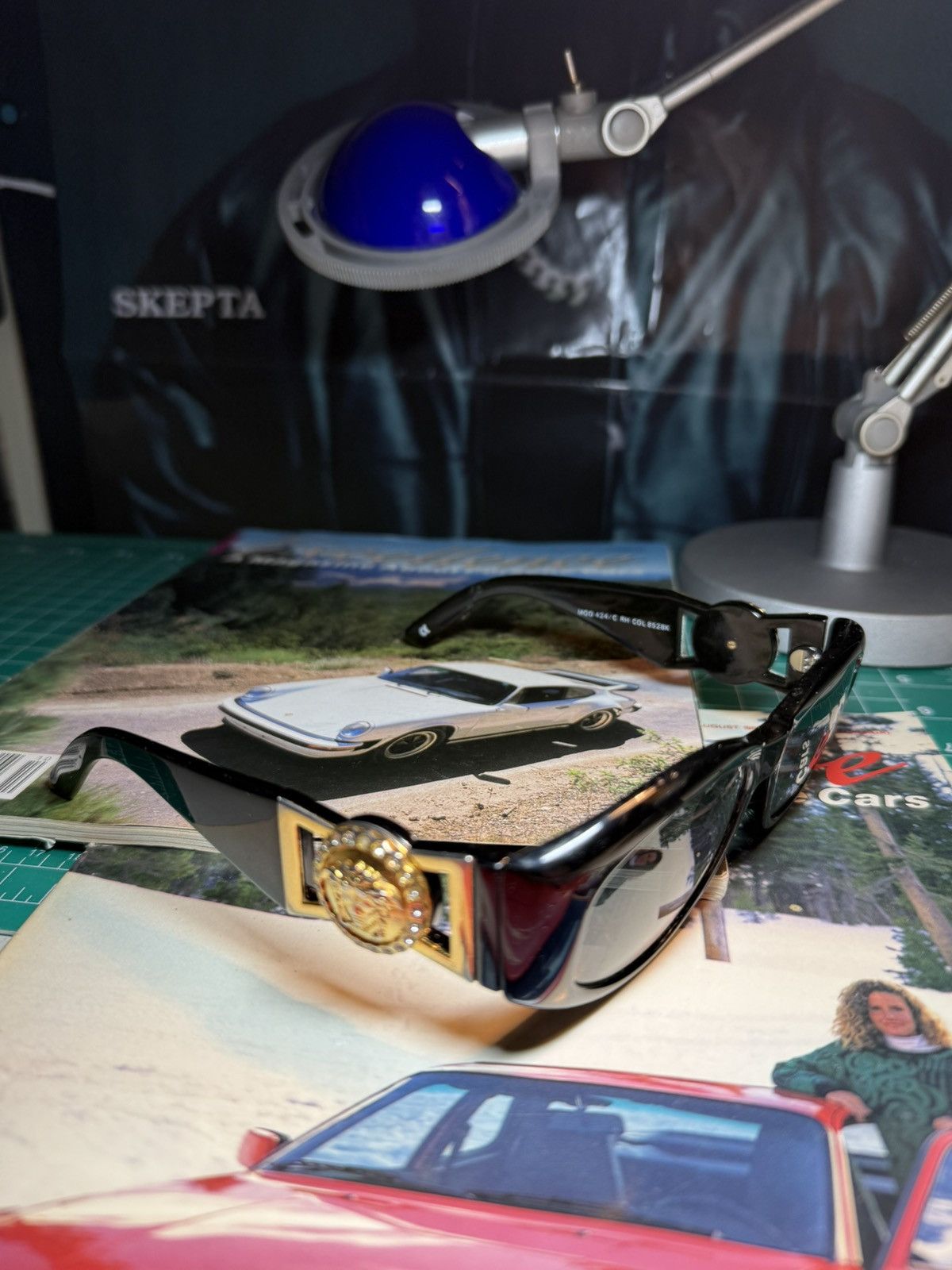 Versace Vintage OG Versace Biggie sunglasses Medusa 424C RHINESTONE Size ONE SIZE - 1 Thumbnail