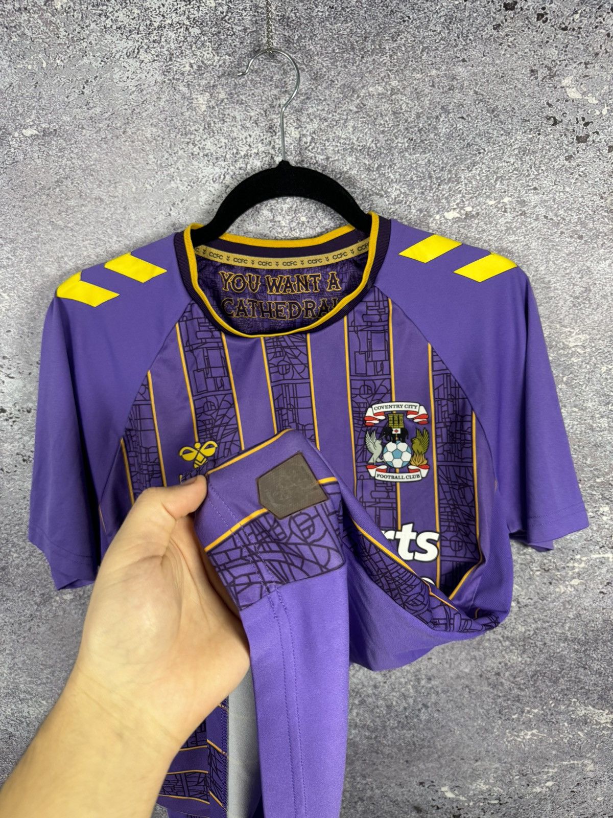 Hummel × Vintage Vintage Coventry City 2022/23 Away Hummel Jersey Blokcore M Size US M / EU 48-50 / 2 - 8 Thumbnail