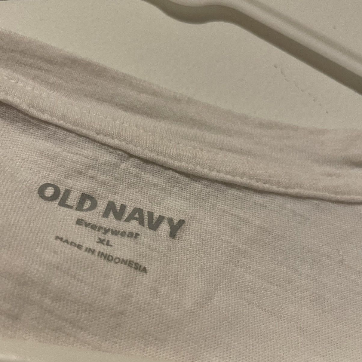 Old Navy Old Navy Treat Her Right White Short Sleeve Earth Day Tee Size XL / US 12-14 / IT 48-50 - 3 Thumbnail