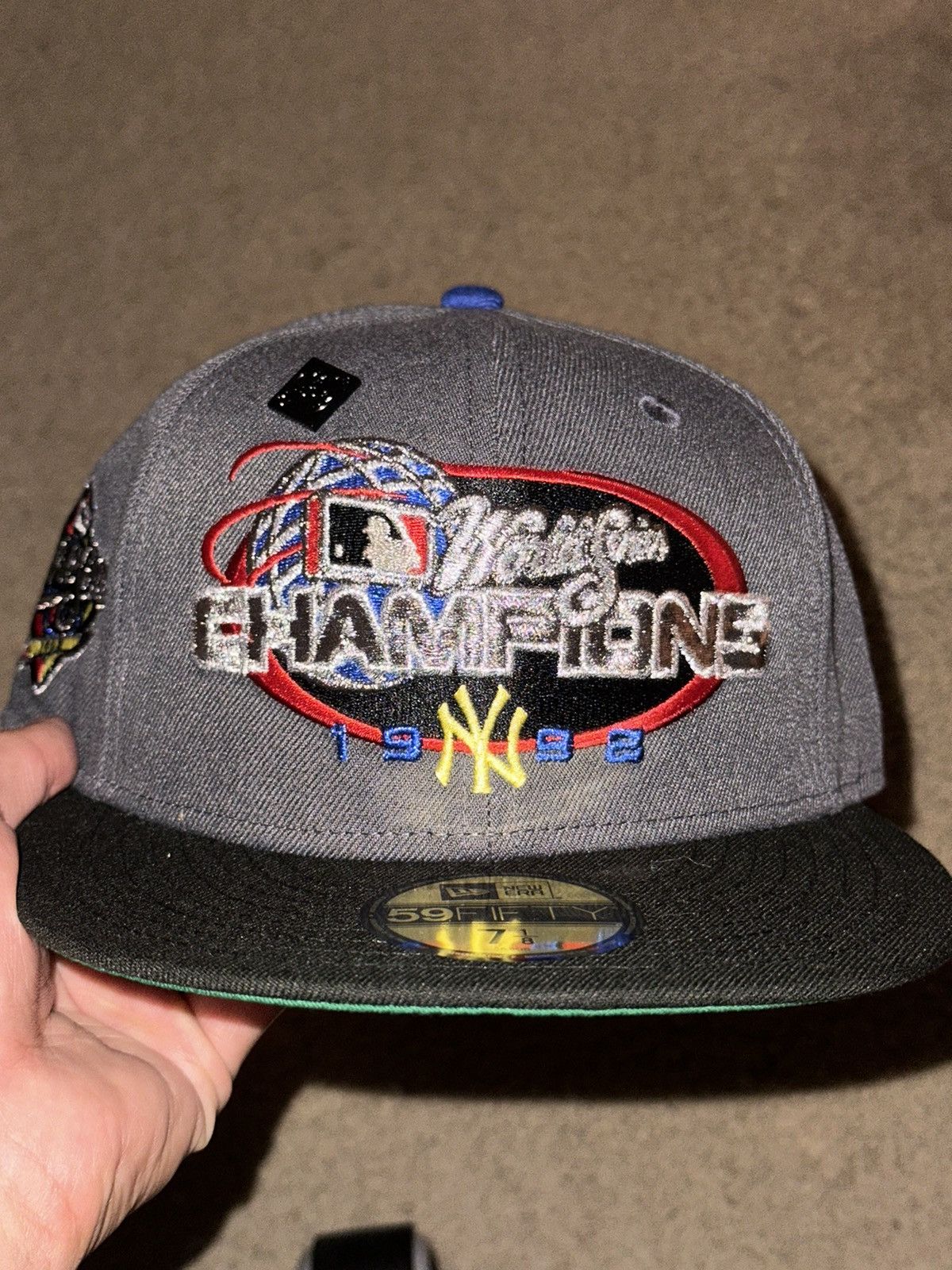 New Era HAT CLUB Yankees World Champions 1998 WS Patch Size 7 1/8 Size ONE SIZE - 2 Thumbnail