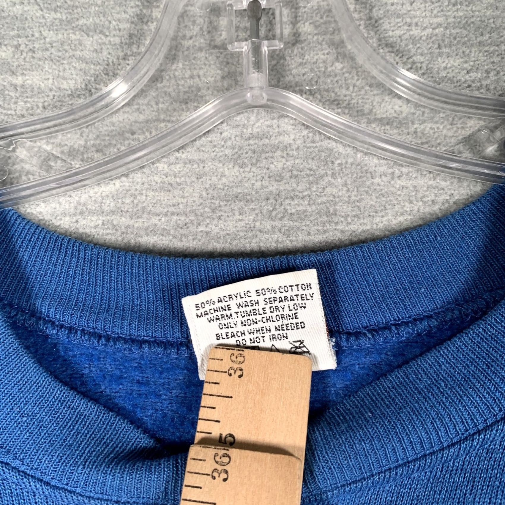 Vintage VINTAGE 20 20 Sweatshirt Mens Large Blue Crewneck Pullover Raglan 50/50 Acrylic Size US L / EU 52-54 / 3 - 6 Thumbnail