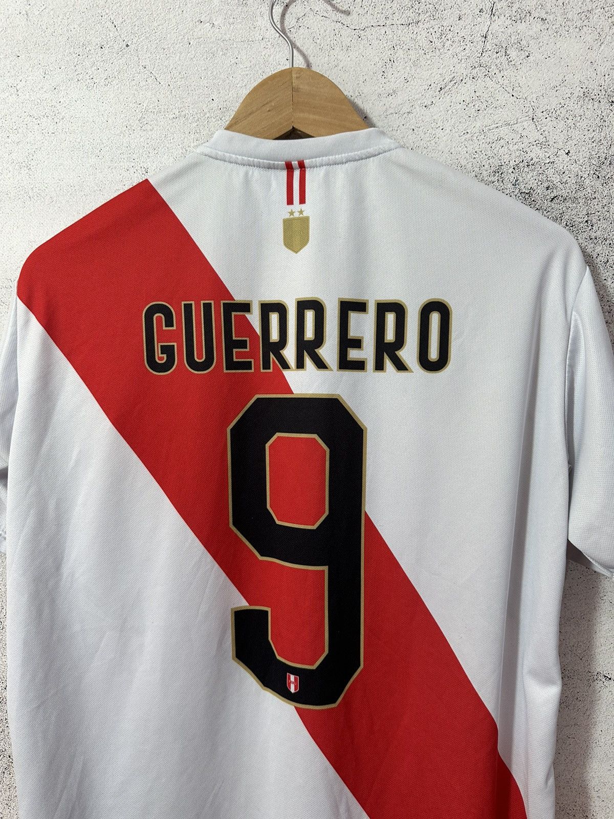 Other Peru Fan Jersey #9 Guerrero Size US M / EU 48-50 / 2 - 9 Thumbnail