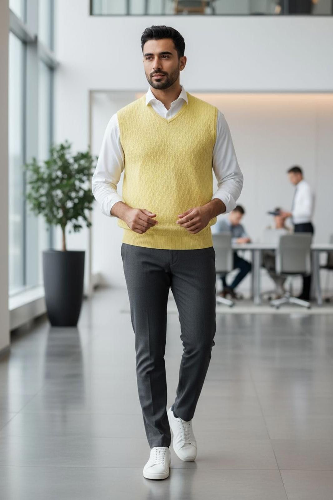 Jos. A. Bank Jos. A Bank Men's Yellow V-Neck Sweater Vest Size US M / EU 48-50 / 2 - 1 Thumbnail