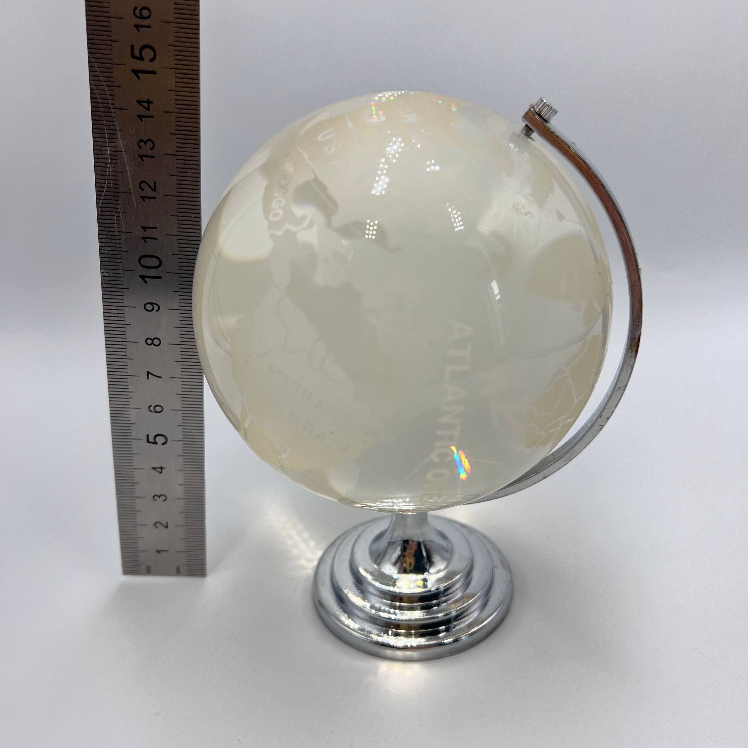 Vintage 1600g Vintage Crystal Glass Globe Sphere Etched World Map Size ONE SIZE - 4 Thumbnail
