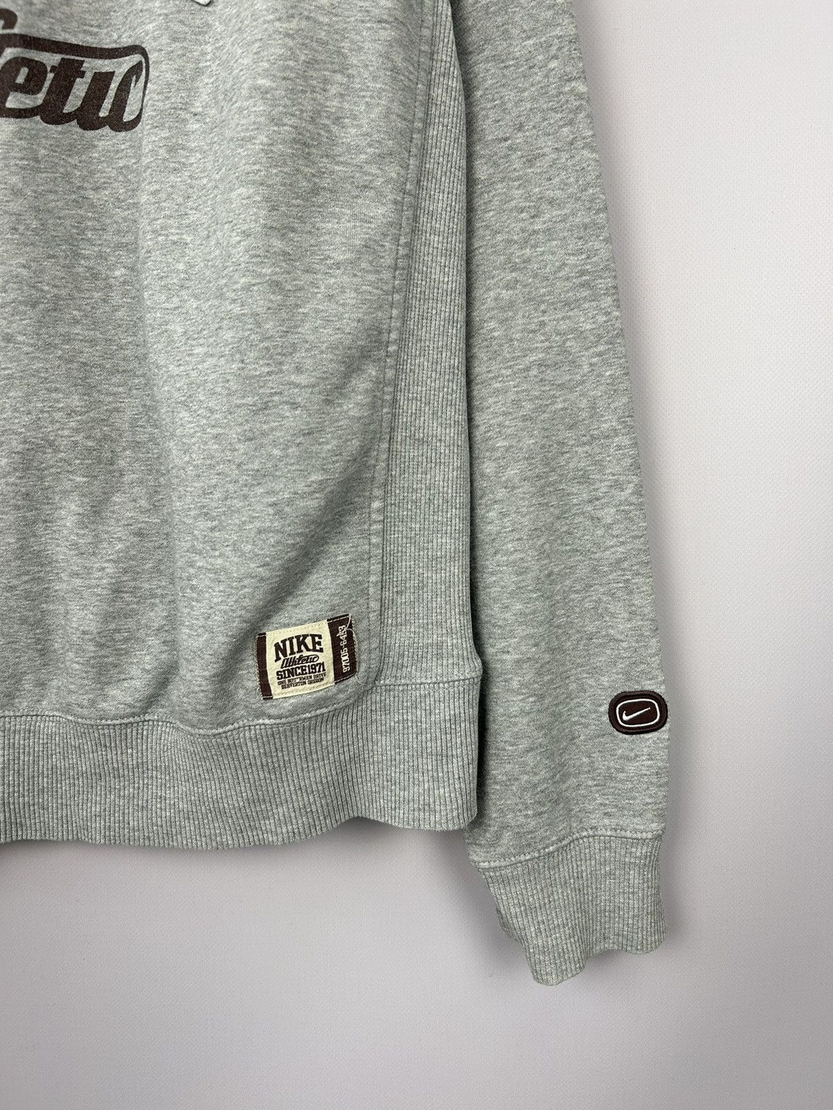 Nike × Vintage Vintage Nike Embroided Big Logo Sweatshirt Size L 90s y2k Size US L / EU 52-54 / 3 - 3 Thumbnail