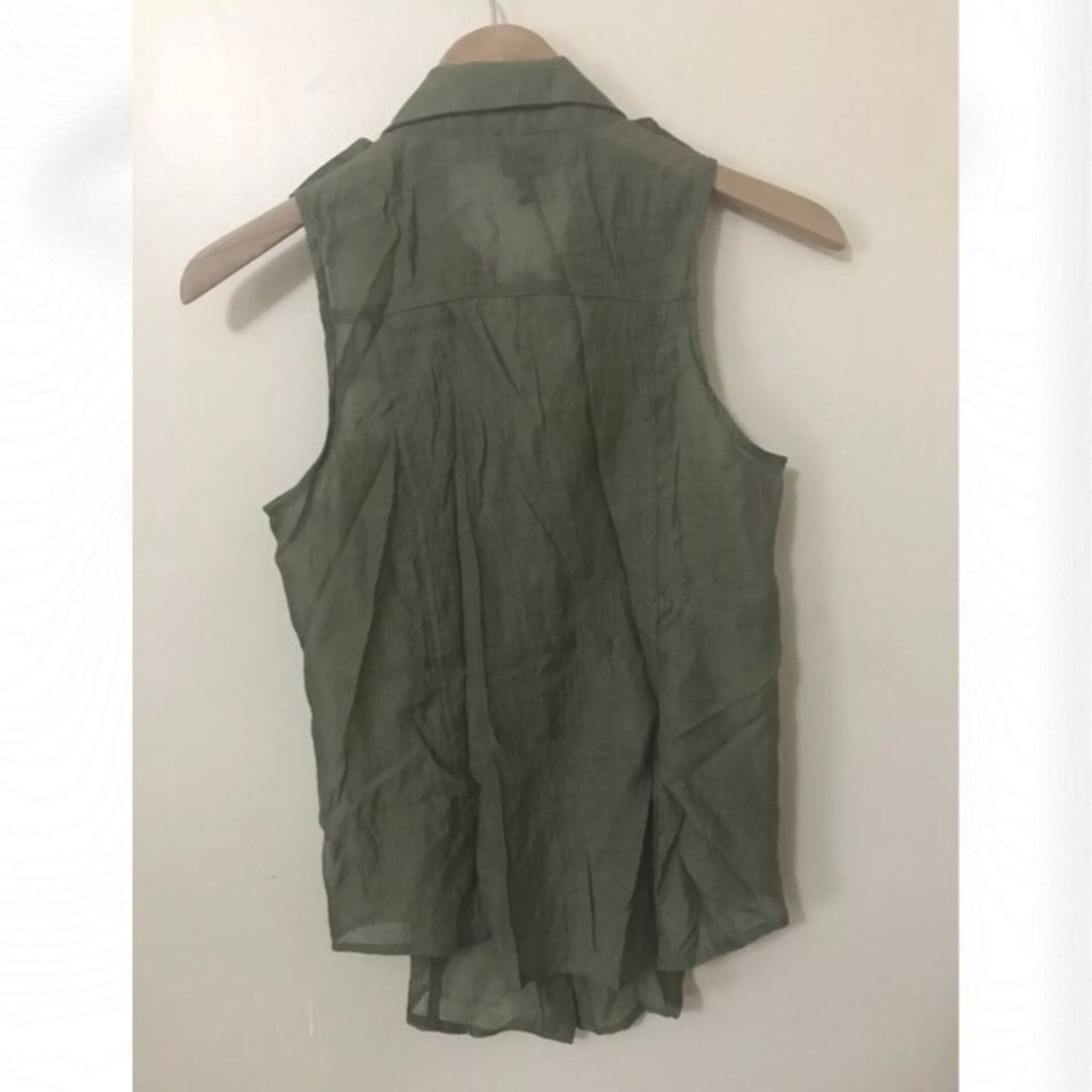 Bebe NWT Bebe 2B Green Bella Tie Front Studded Shirt Size S / US 4 / IT 40 - 6 Thumbnail