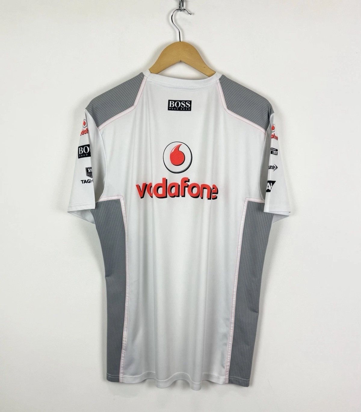 Hugo Boss Vodafone Mercedes Benz Formula Racing Button T-Shirt Jersey Size US XL / EU 56 / 4 - 6 Thumbnail