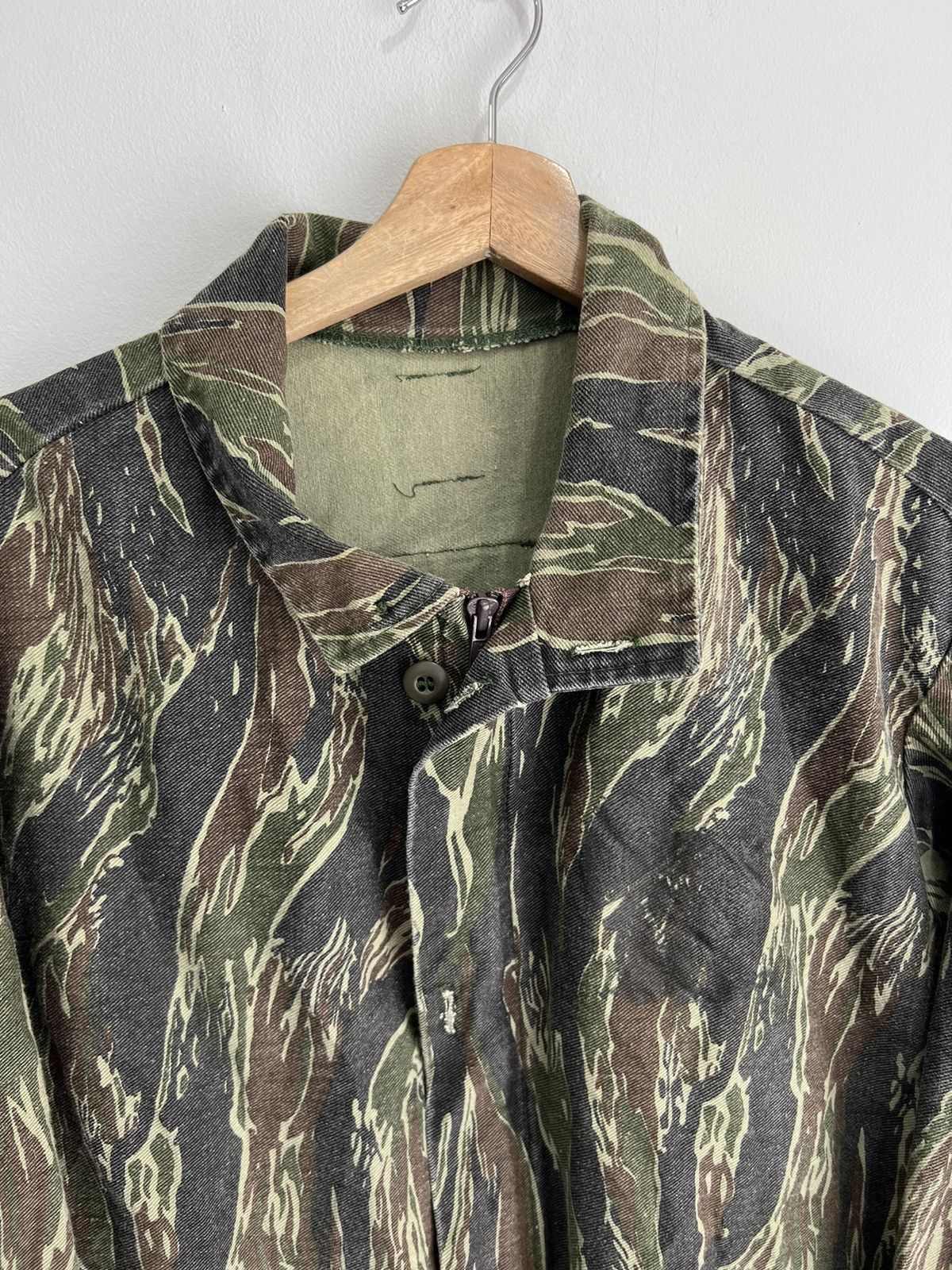 Vintage Vintage Tiger Camo Light Jacket Striped Size US XL / EU 56 / 4 - 2 Thumbnail