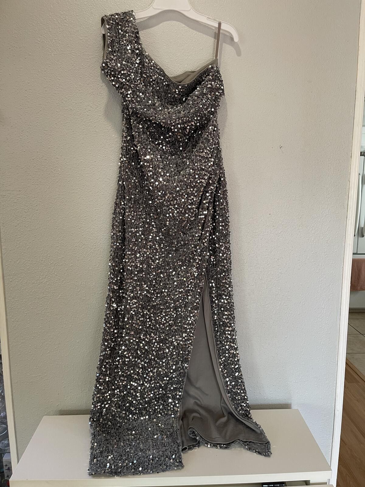 Unknown London Silver One-Shoulder Sequin Evening Gown Dress Size Large Size L / US 10 / IT 46 - 1 Thumbnail