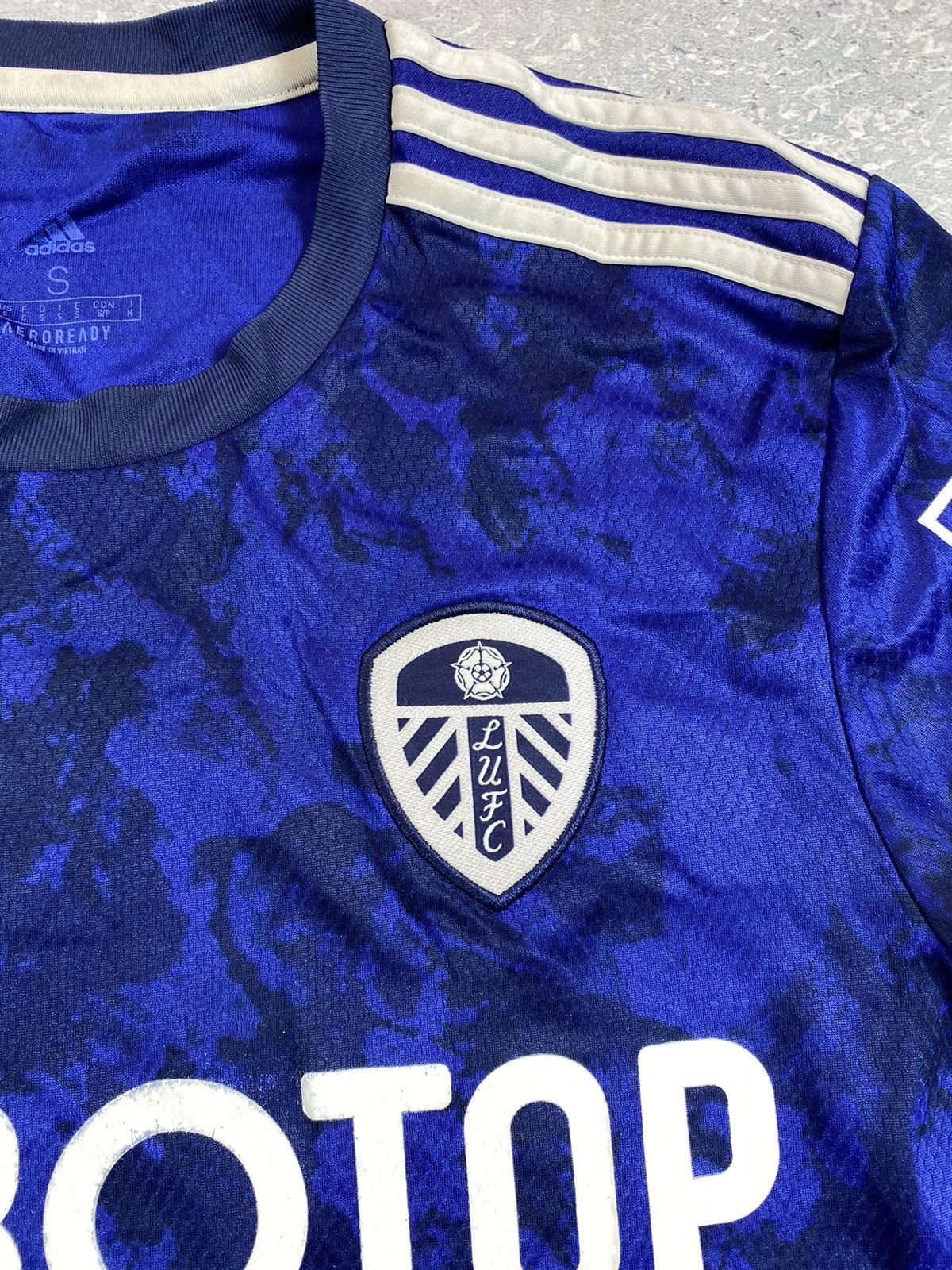 Adidas Adidas FC Leeds 2021 Soccer Jersey Size US S / EU 44-46 / 1 - 4 Thumbnail
