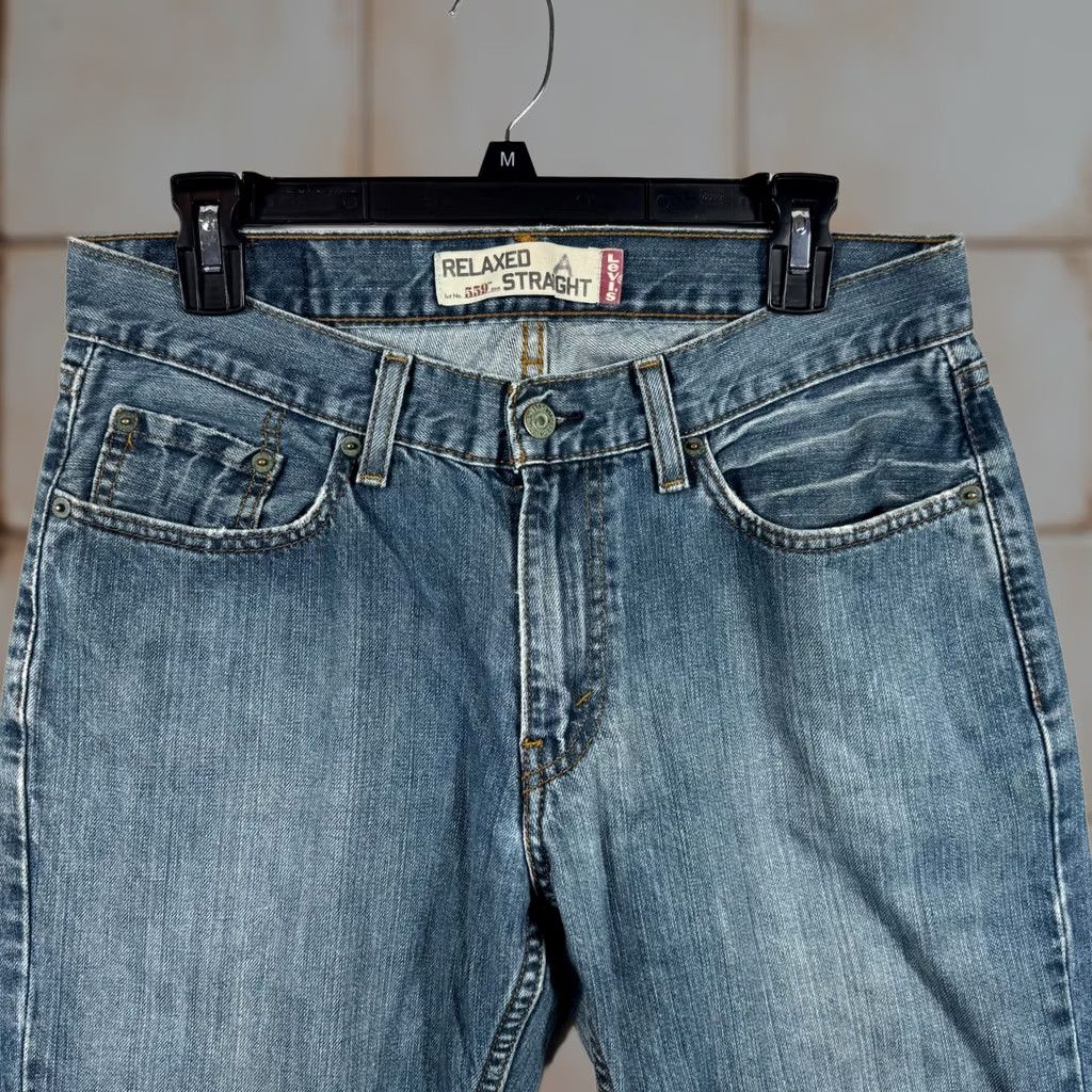 Levi's VINTAGE Levi's 559 Jeans Mens 30x30 Relaxed Straight Denim Blue 5-Pocket Pocketed Distress 559 Model Levi's 500 Series Mens ViNTage Size US 30 / EU 46 - 1 Thumbnail