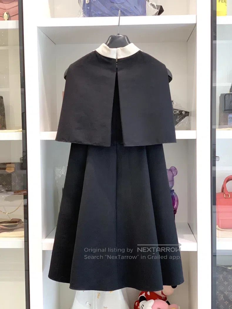 Valentino Valentino Black and white color-blocked dress Size S / US 4 / IT 40 - 2 Thumbnail