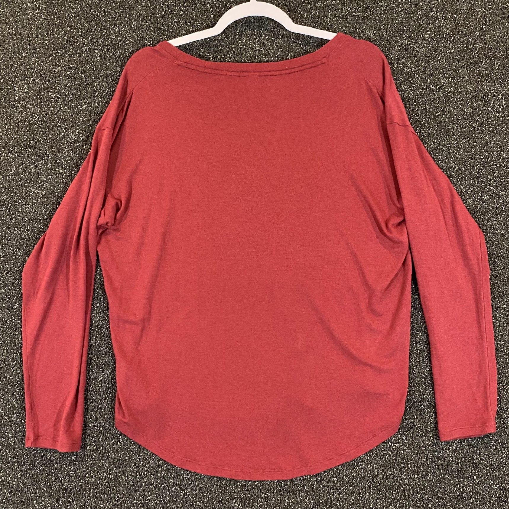 Athleta Athleta Shirt Women Medium Burgundy Red Long Sleeve Scoop Neck Size M / US 6-8 / IT 42-44 - 6 Thumbnail