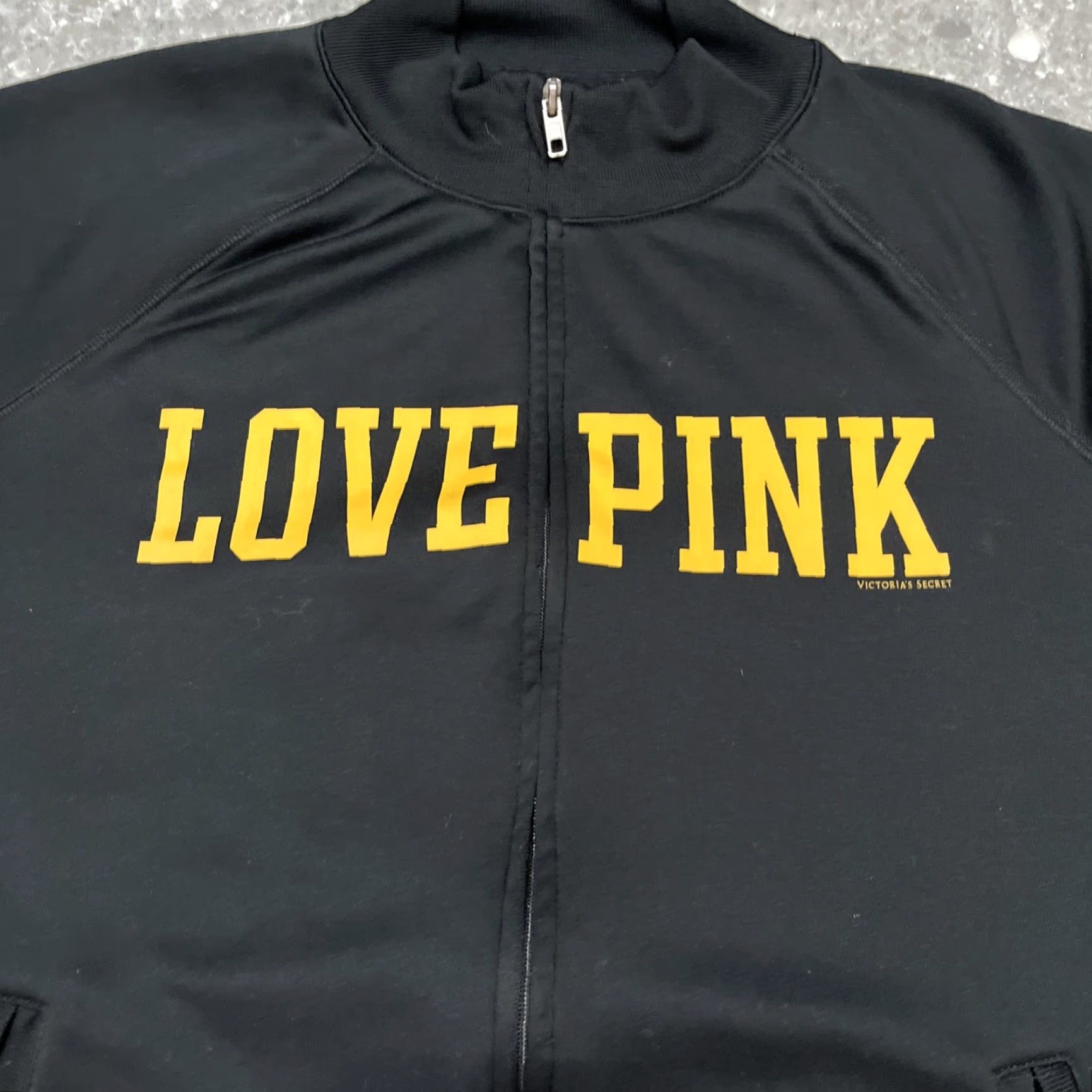 Victoria's Secret Victoria's Secret PINK University of Iowa Hawkeyes Jacket Black Gold Athletics L Women Track Fitness Jacket Regular Full Zip Pockets 5th & Ocean Wool? Size L / US 10 / IT 46 - 2 Thumbnail
