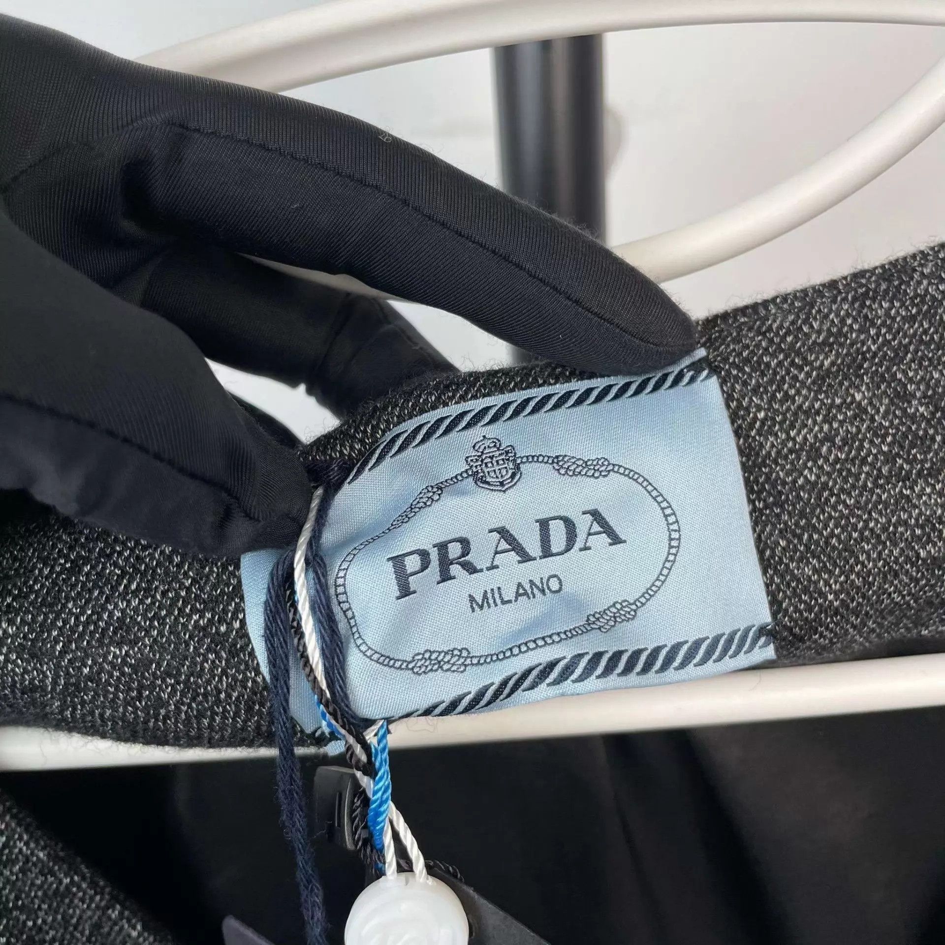 Prada Prada NWT short-sleeve dress Size M / US 6-8 / IT 42-44 - 3 Thumbnail