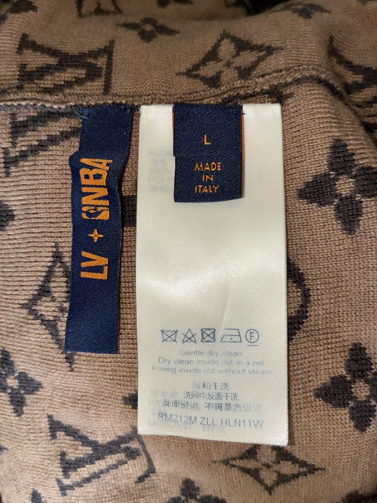 Louis Vuitton × NBA Louis Vuitton x NBA cardigan monogram men L + receipt Size US L / EU 52-54 / 3 - 5 Thumbnail